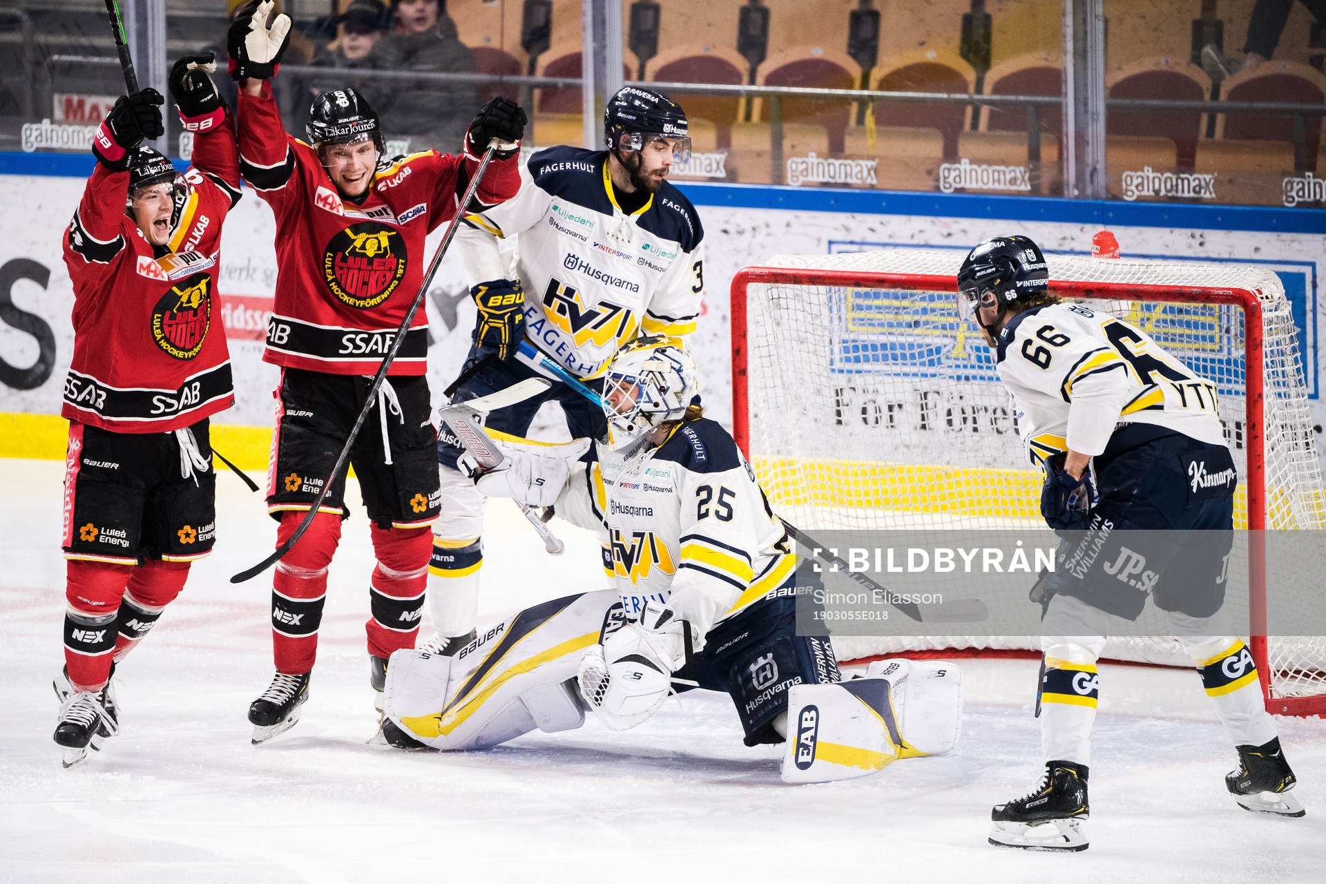 Luleås Austin Farley och Petter Emanuelsson jublar