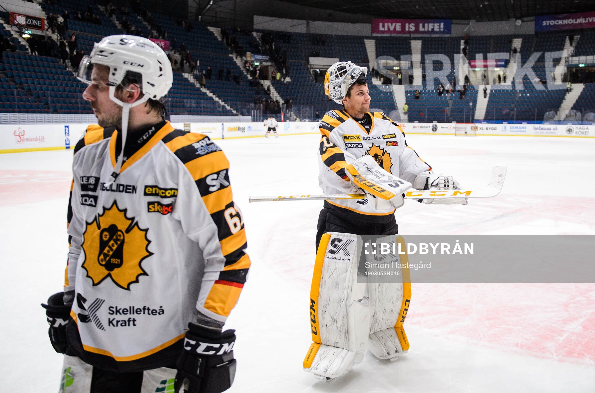Skellefteås Fredrik Lindgren och målvakt Mantas Armalis