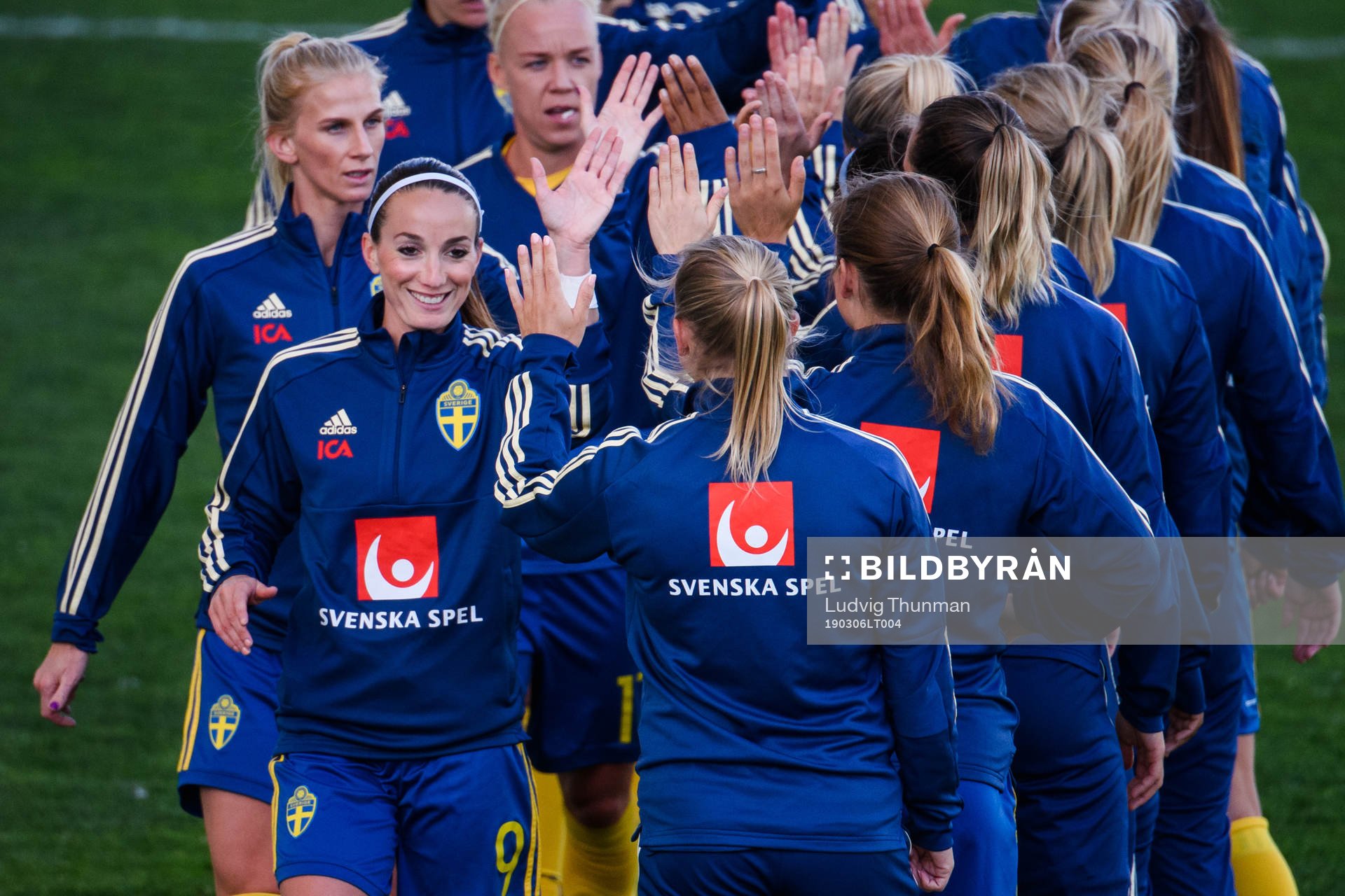Kosovare Asllani of Sweden with teammates