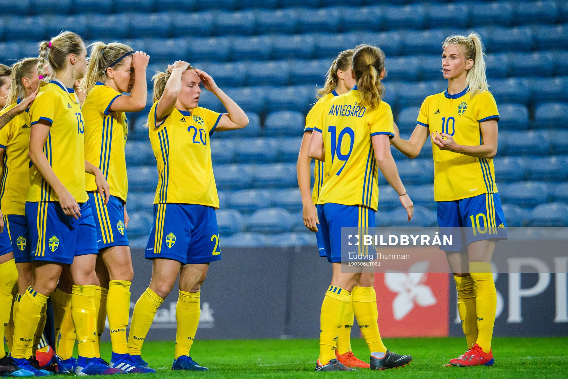 Players of Sweden looks dejected