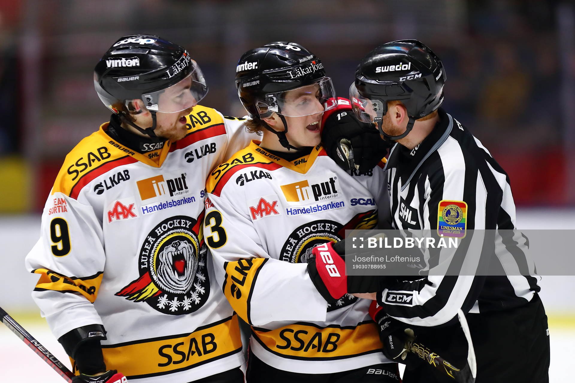 Luleås Jesper Sellgren och Johan Forsberg i samspråk med