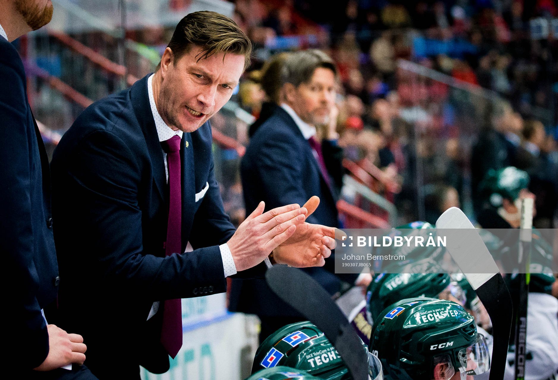 Färjestads tränare Johan Pennerborn jublar