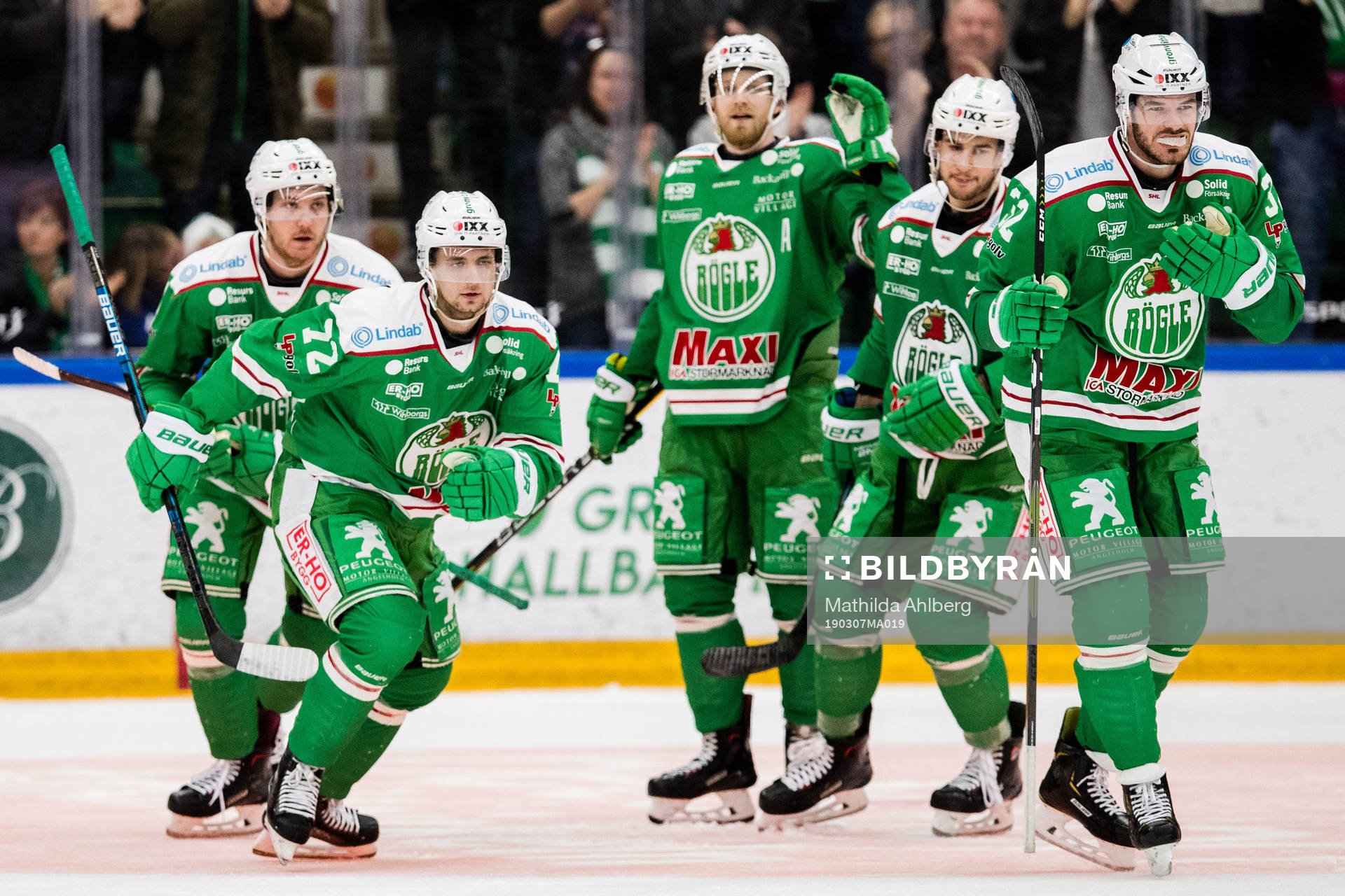 Rögles Daniel Zaar och Eric Gelinas jublar