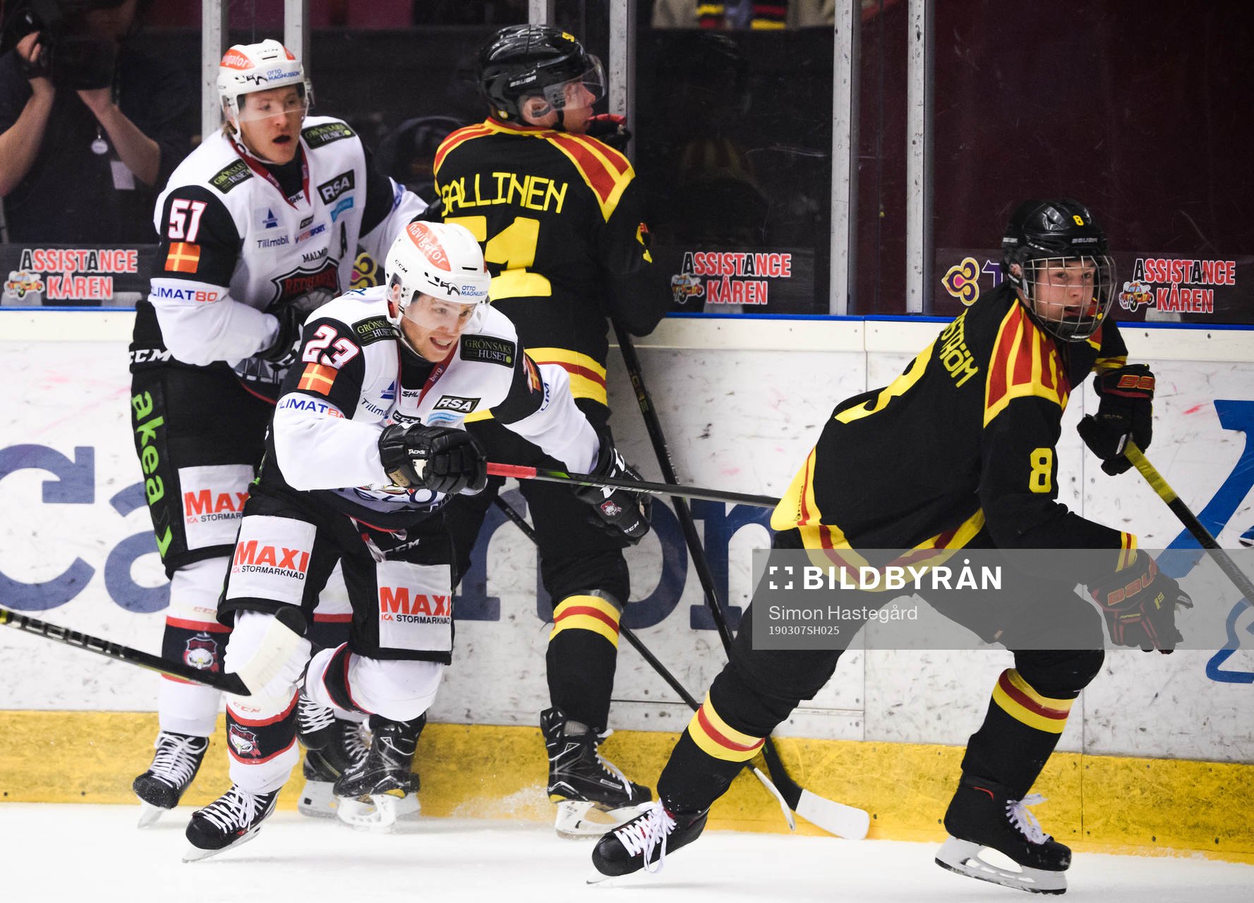 Malmö Redhawks Emil Sylvegård och Christoffer Forsberg i