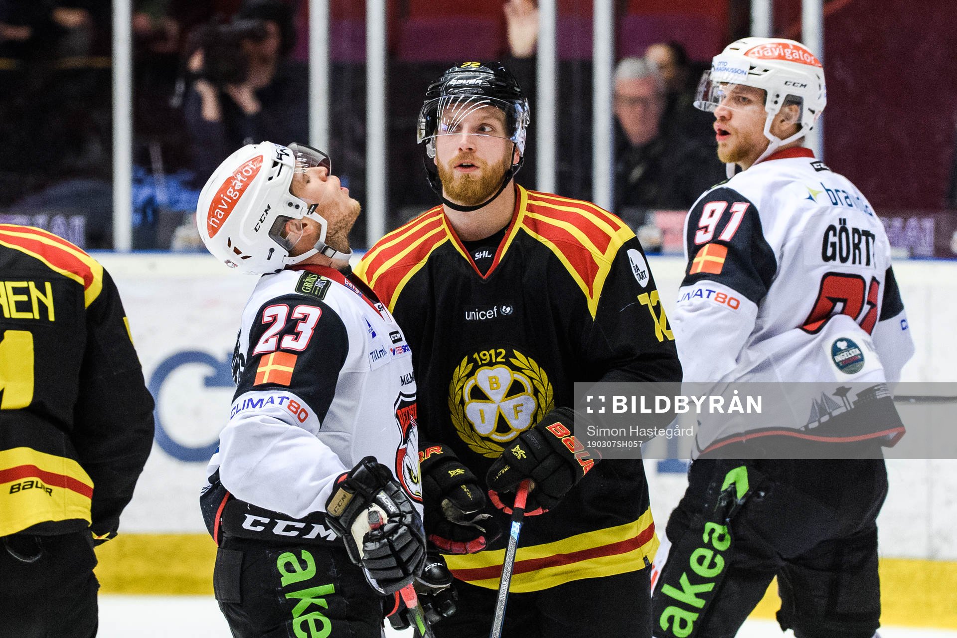 Malmö Redhawks Christoffer Forsberg deppar bredvid Brynäs