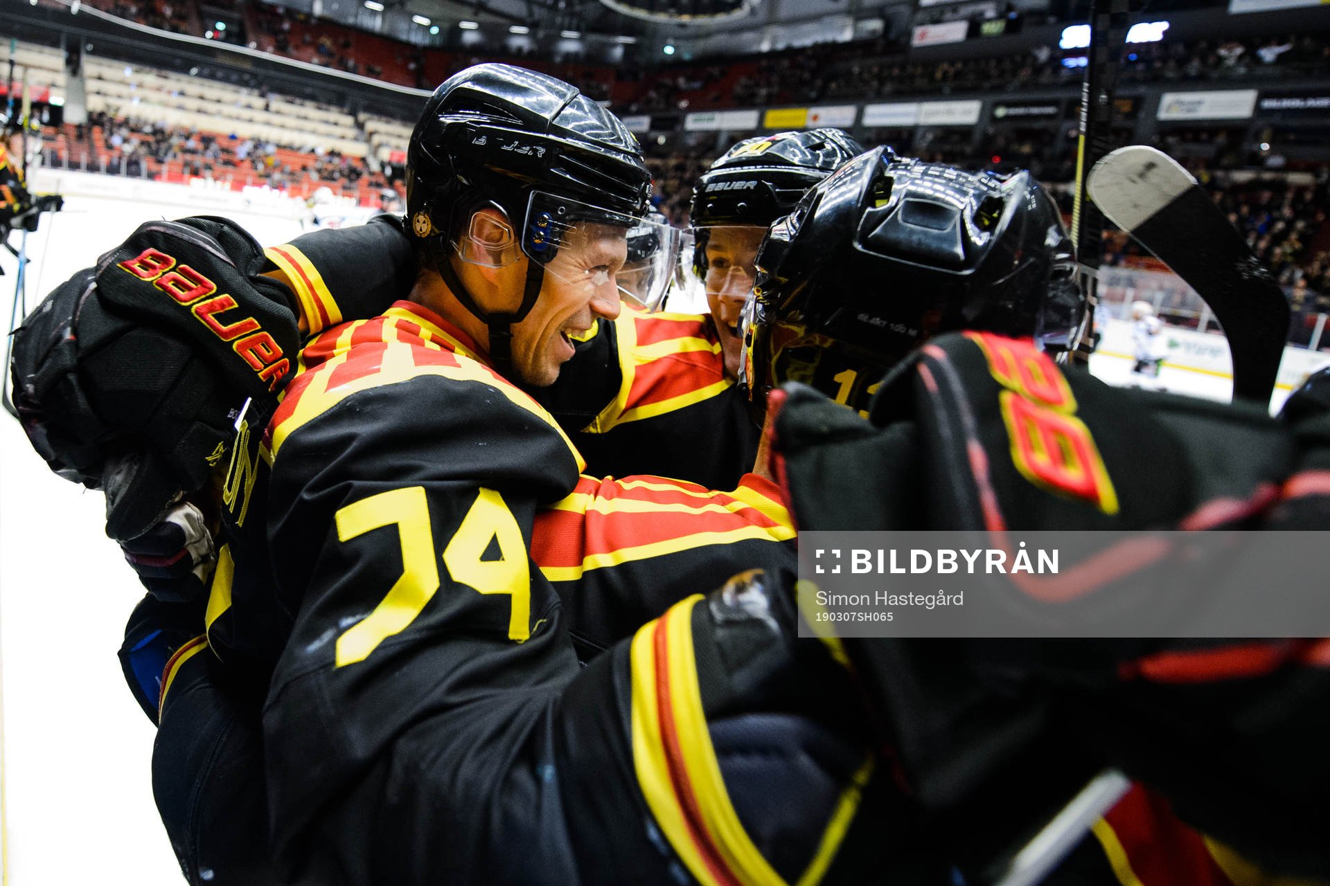 Brynäs Nicklas Danielsson jublar