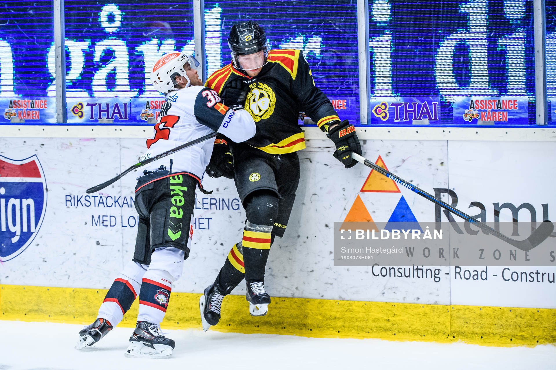Malmö Redhawks Anton Öhman och Brynäs Emil Forslund