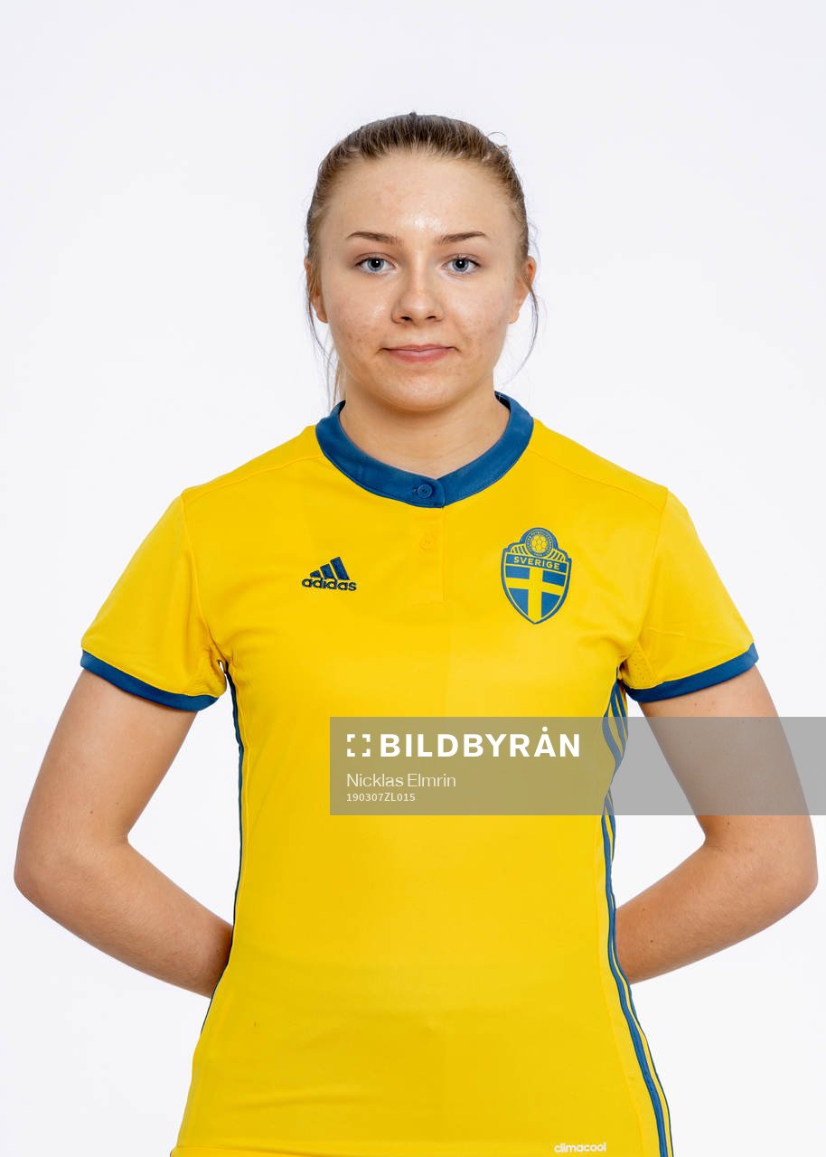 Adina Jansson i F16/03-landslaget