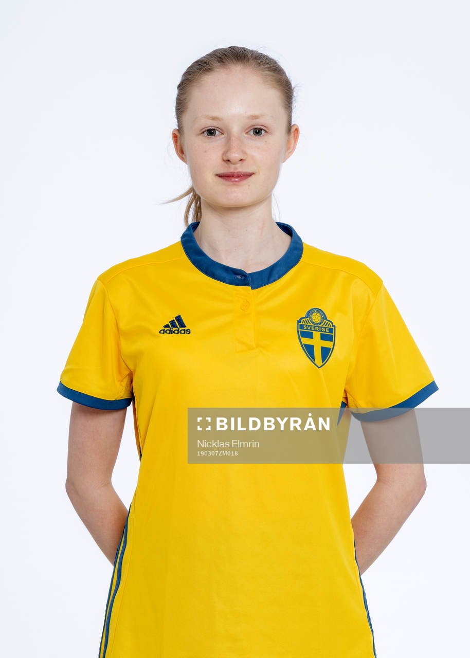 Lizette Kennertsson i F16/03-landslaget