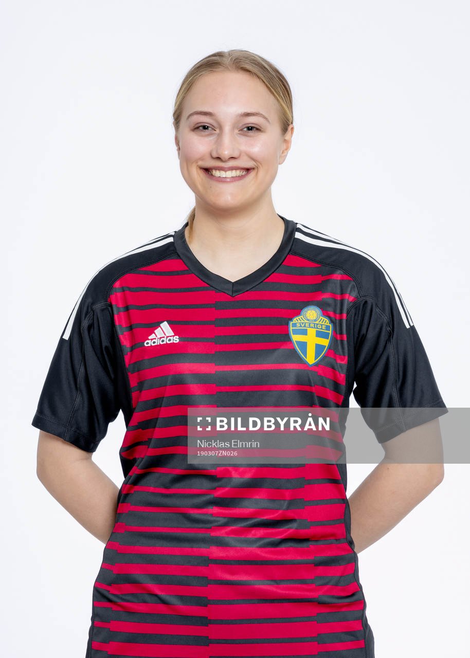 Sanna Eriksson i F16/03-landslaget