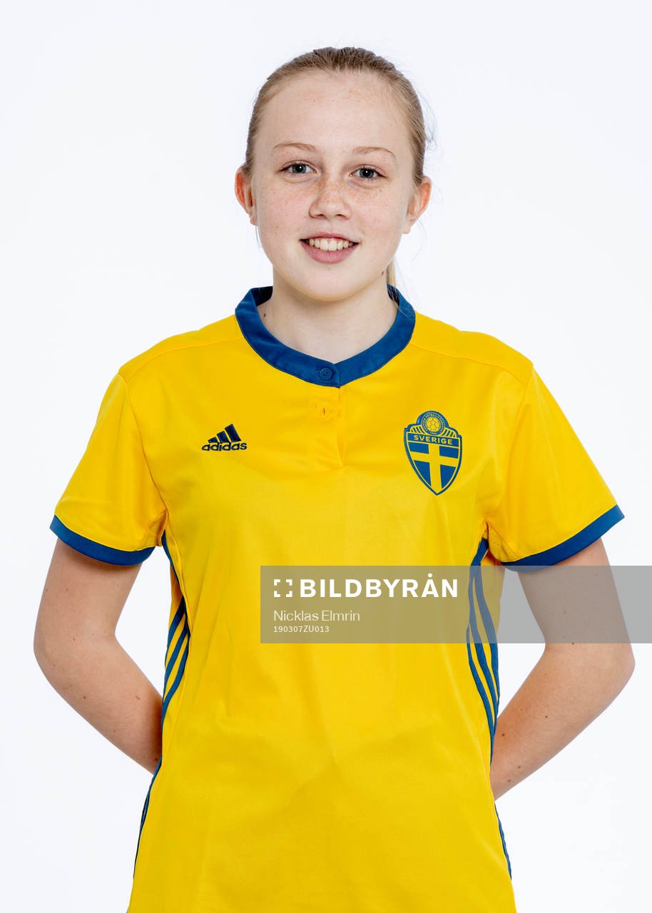 Elin Sjöström i F16/03-landslaget
