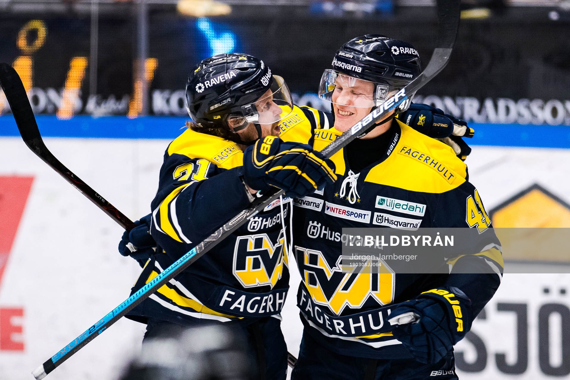 s Mattias Tedenby och Johan Johnsson jublar