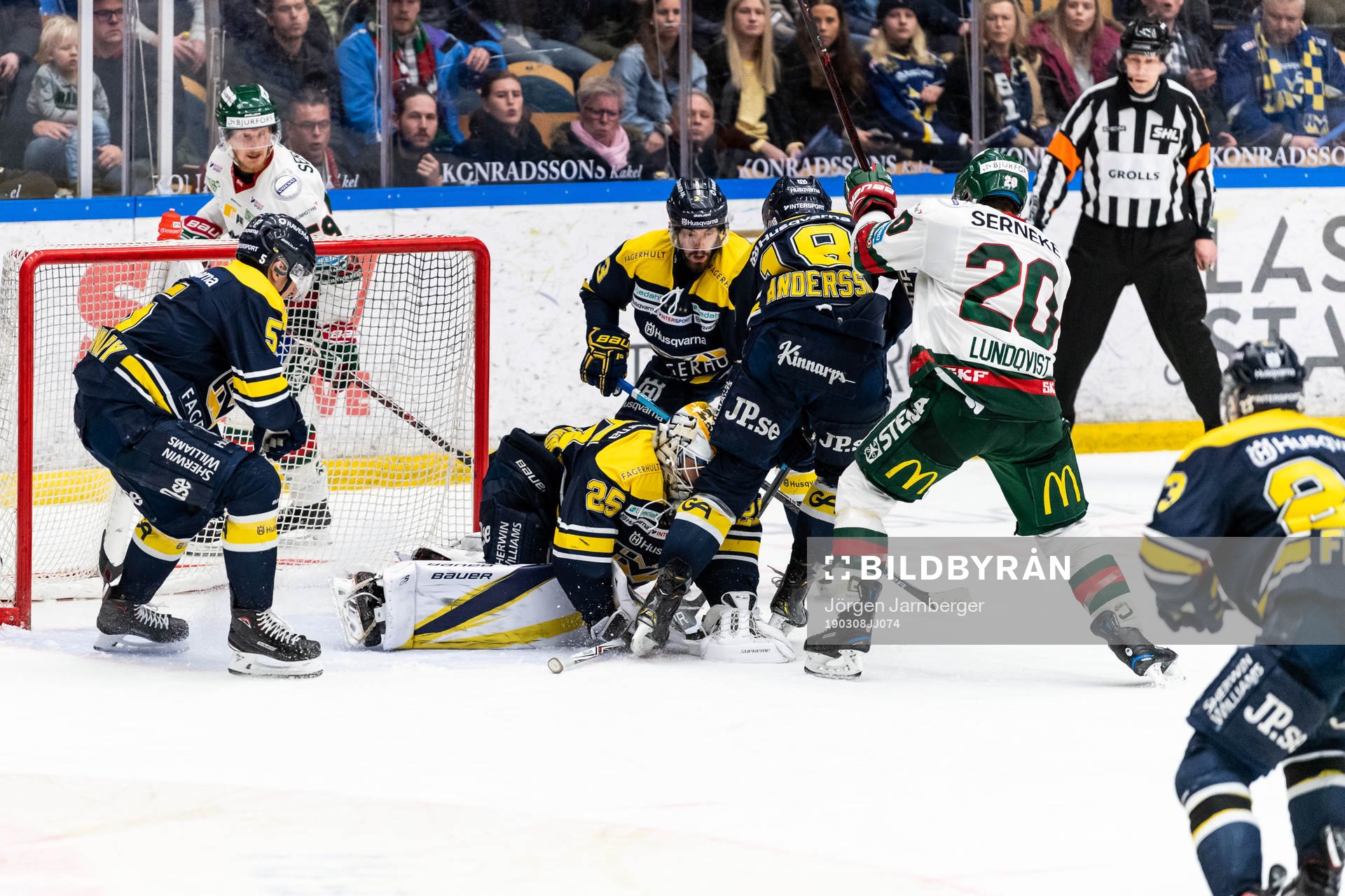 s Joakim Andersson, Markus Lauridsen och målvakt Felix