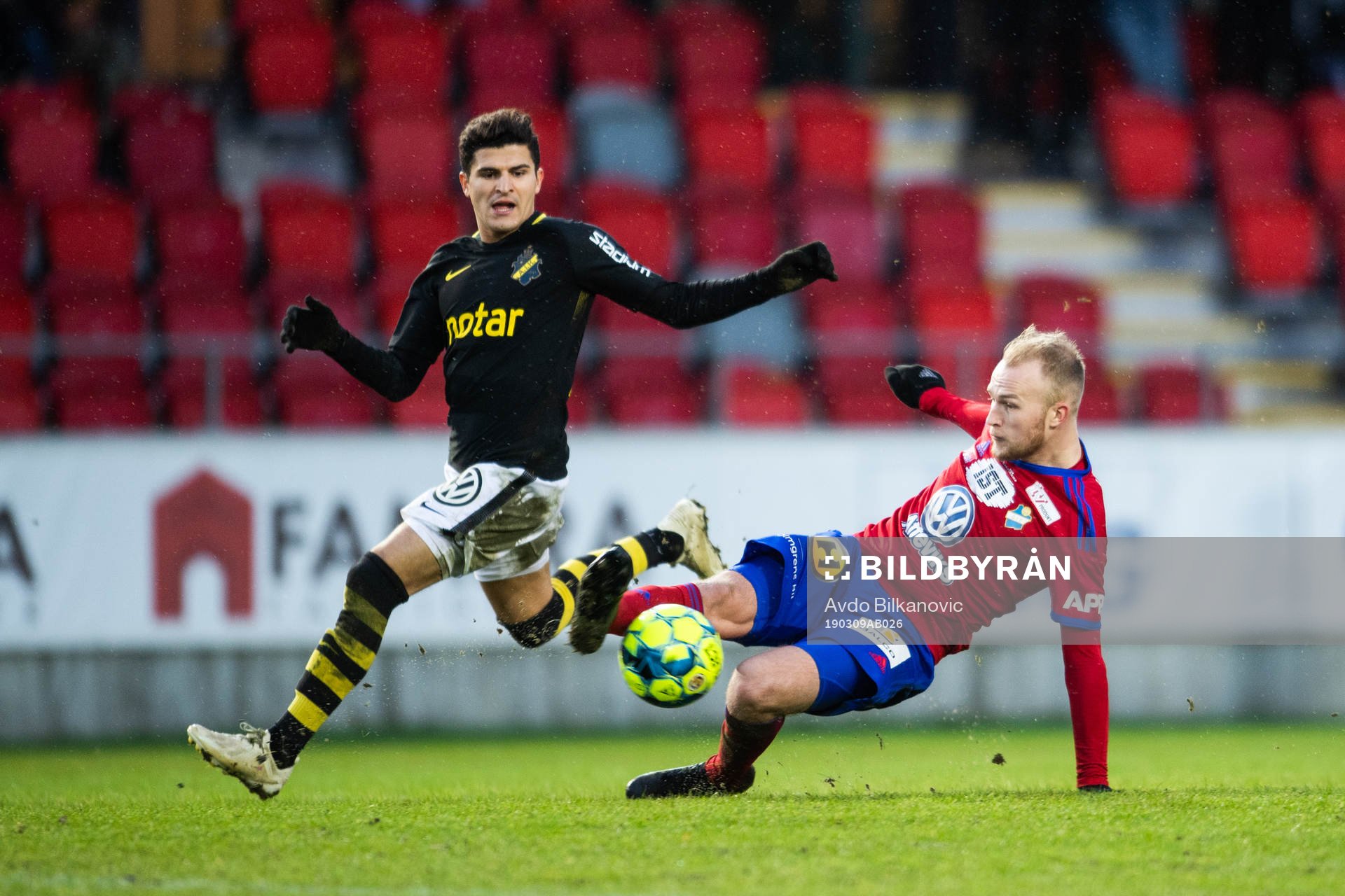 s Tarik Elyounoussi och Östers Christian Ljungberg