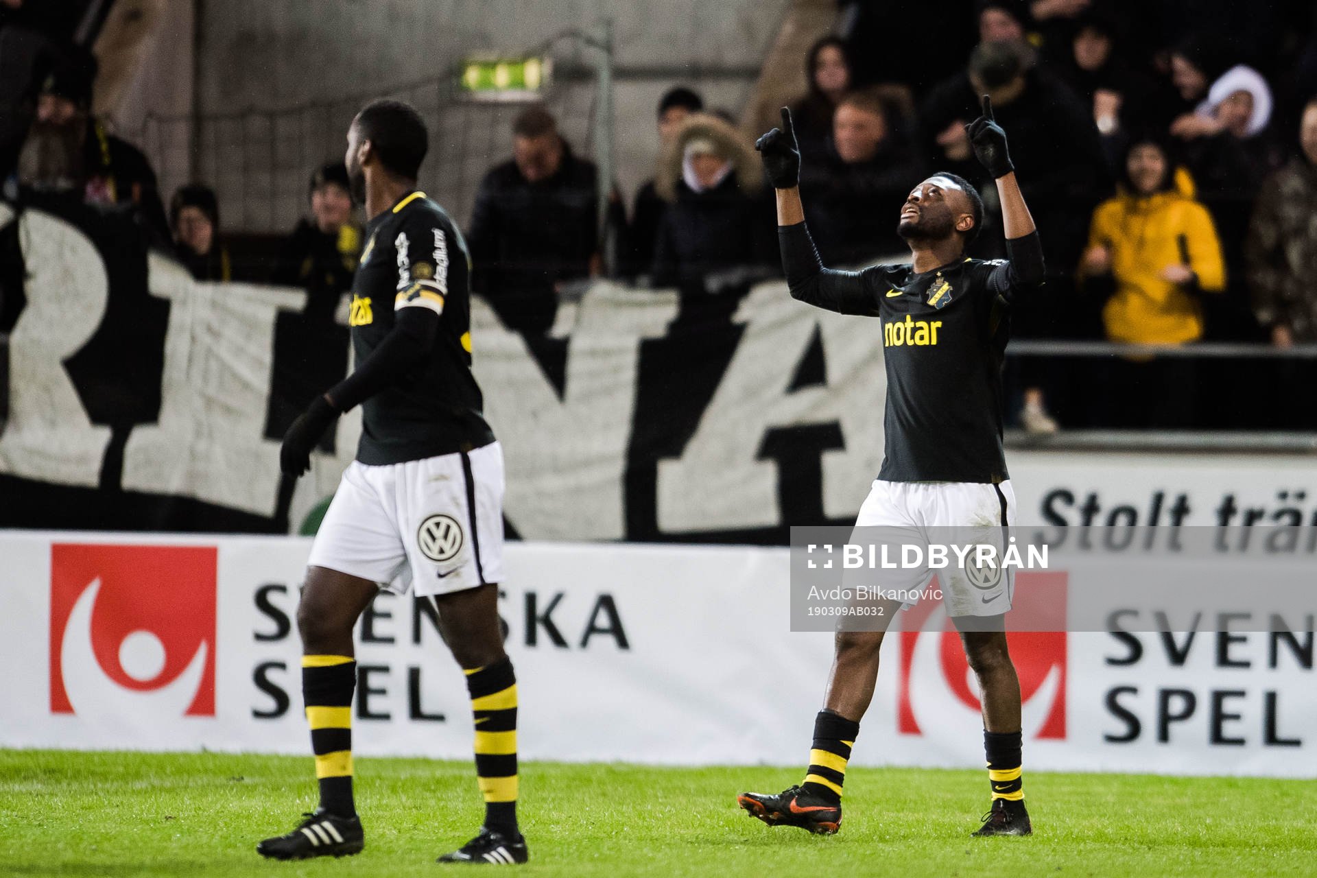AIK:s Chinedu Ogbuke Obasi jublar efter 2-4 under fotbollsmatchen i Svenska Cupen mellan Öster och AIK den 9 mars 2019 i Växjö. 