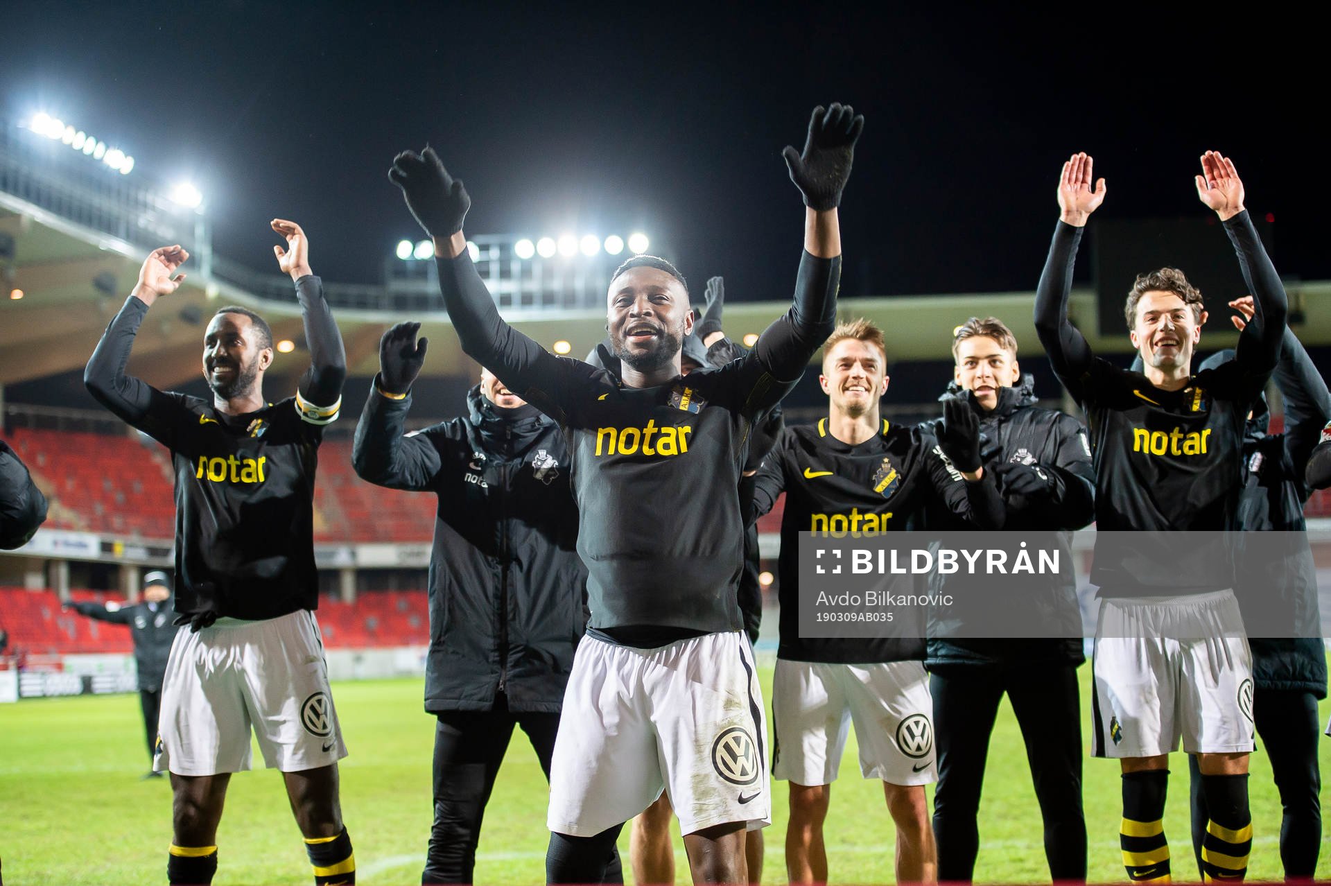 s Chinedu Ogbuke Obasi jublar