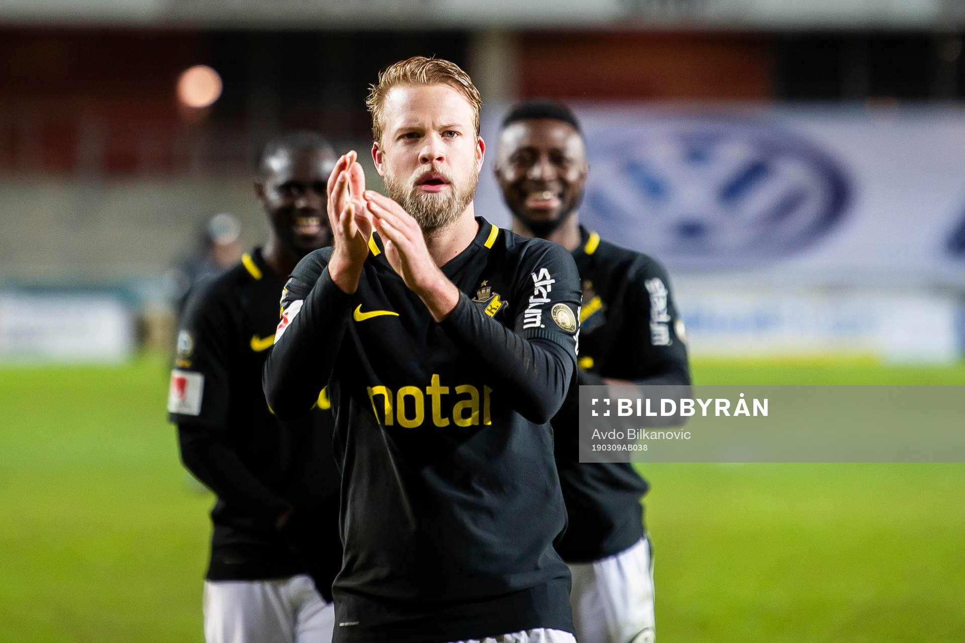 s Daniel Sundgren jublar