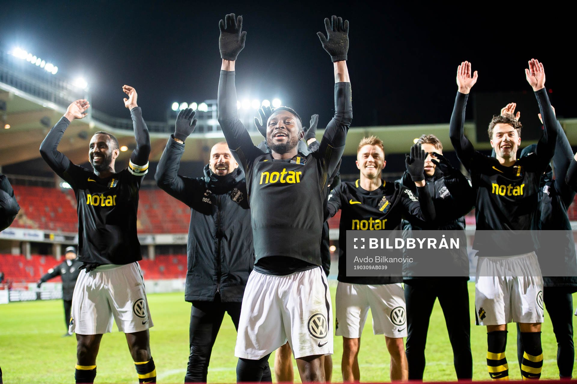s Chinedu Ogbuke Obasi jublar