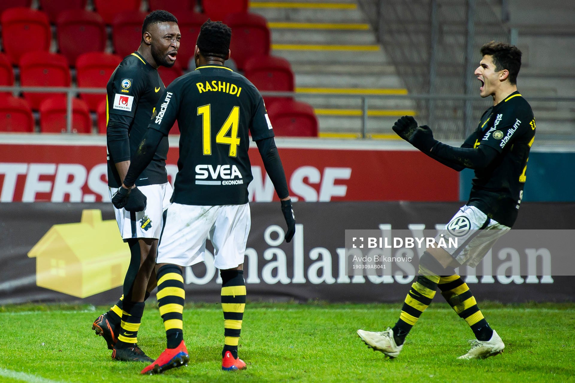 s Chinedu Ogbuke Obasi jublar