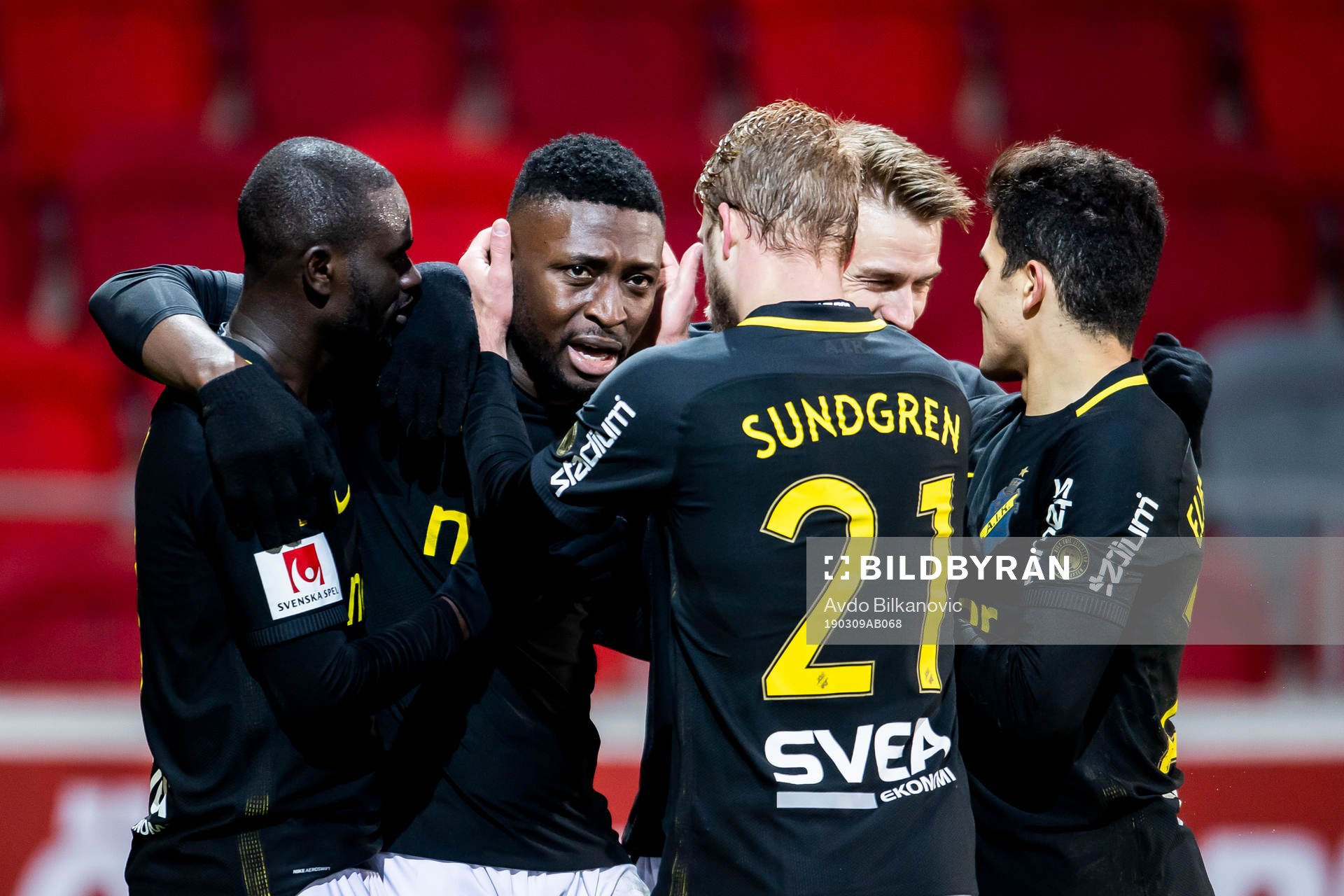 s Chinedu Ogbuke Obasi jublar