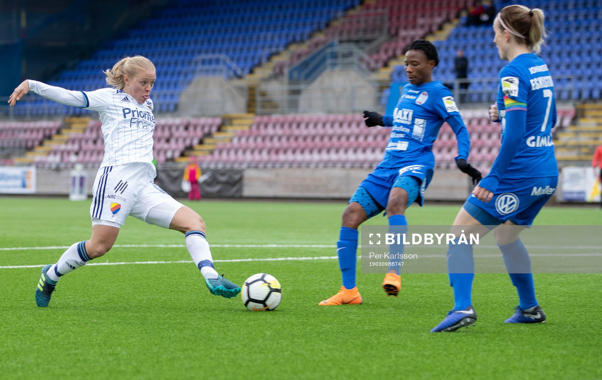 Djurgårdens Mia Jalkerud och Eskilstunas Ayinde Halimatu