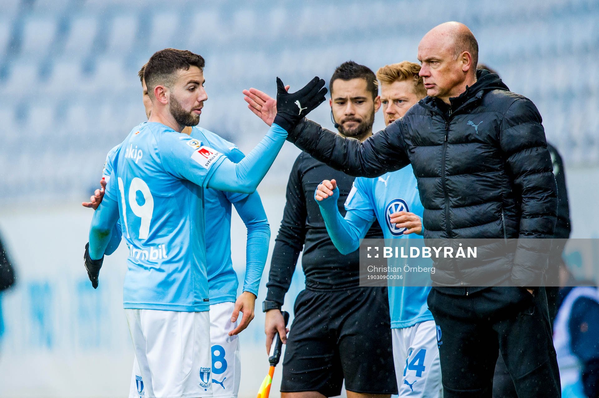 Malmö FFs tränare Uwe Rösler byter ut Erdal Rakip