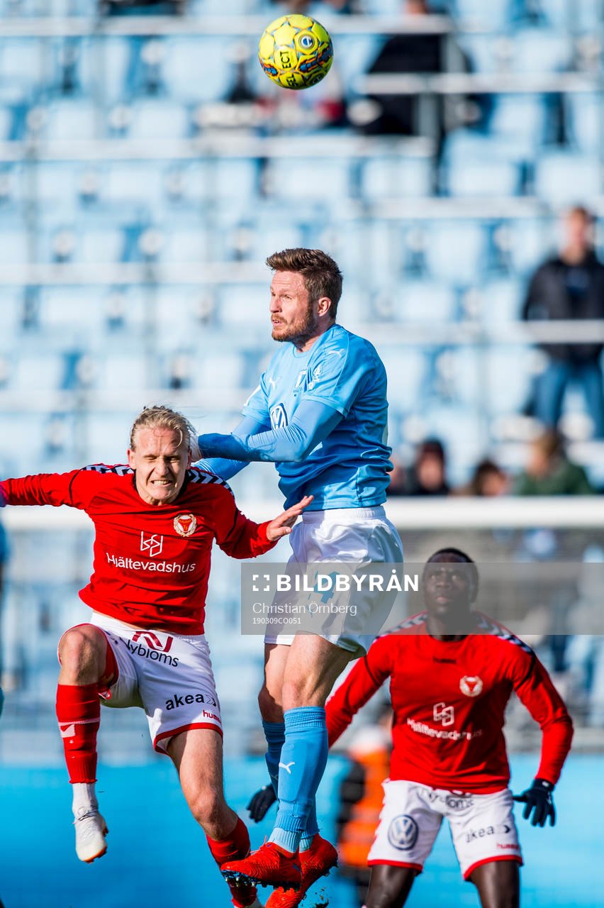 Kalmars Henrik Löfqvist mot Malmö FFs Lasse Nielsen