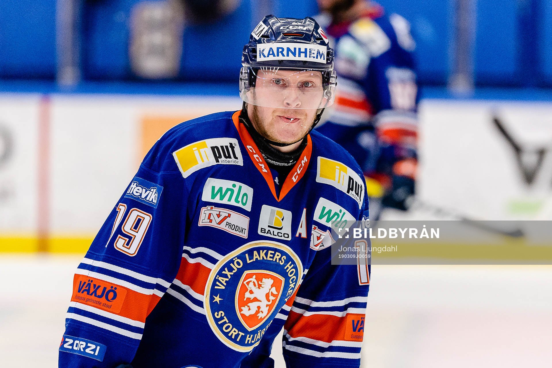 Växjös Tuomas Kiiskinen spottar