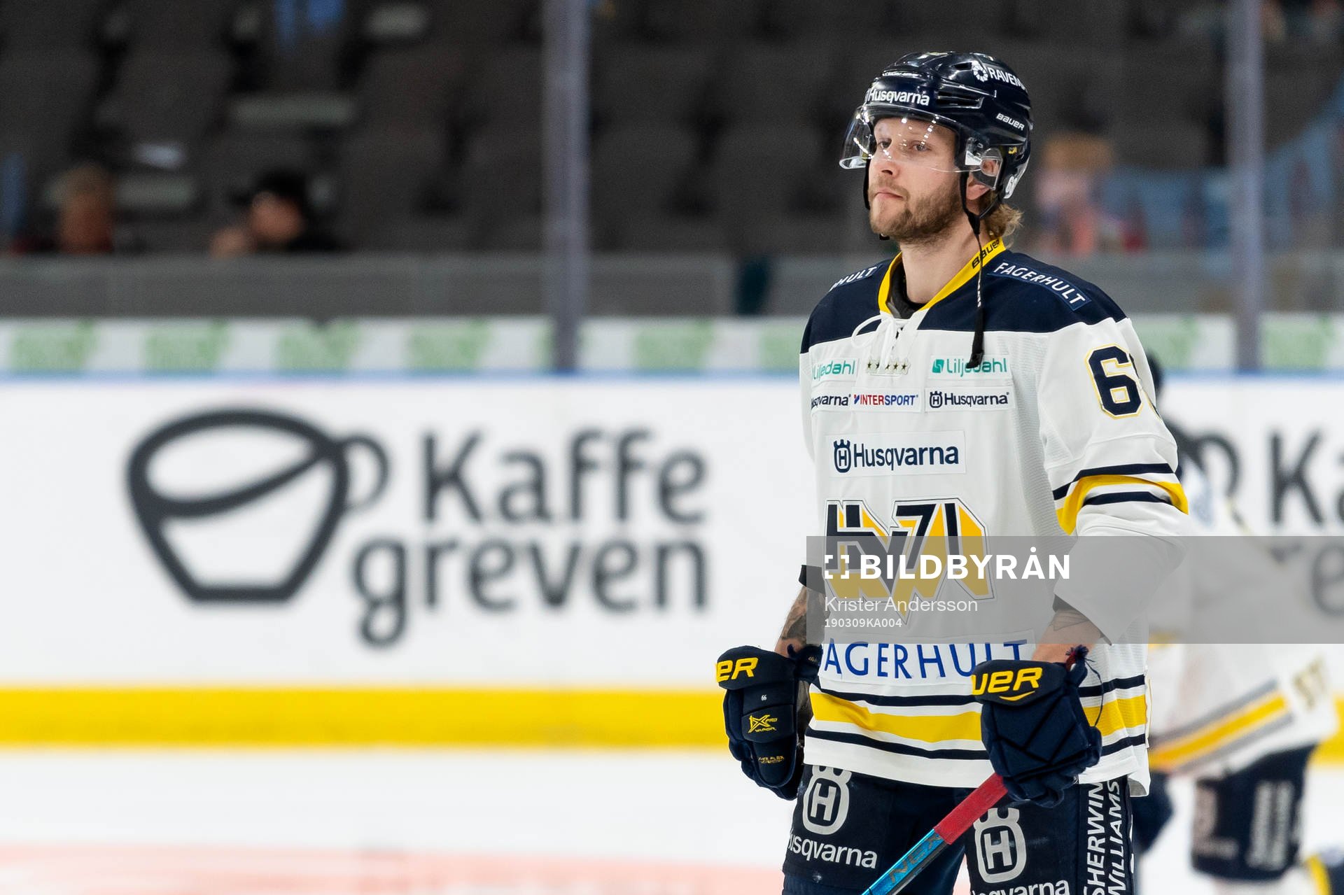 s Alexander Ytterell före ishockeymatchen i SHL mellan