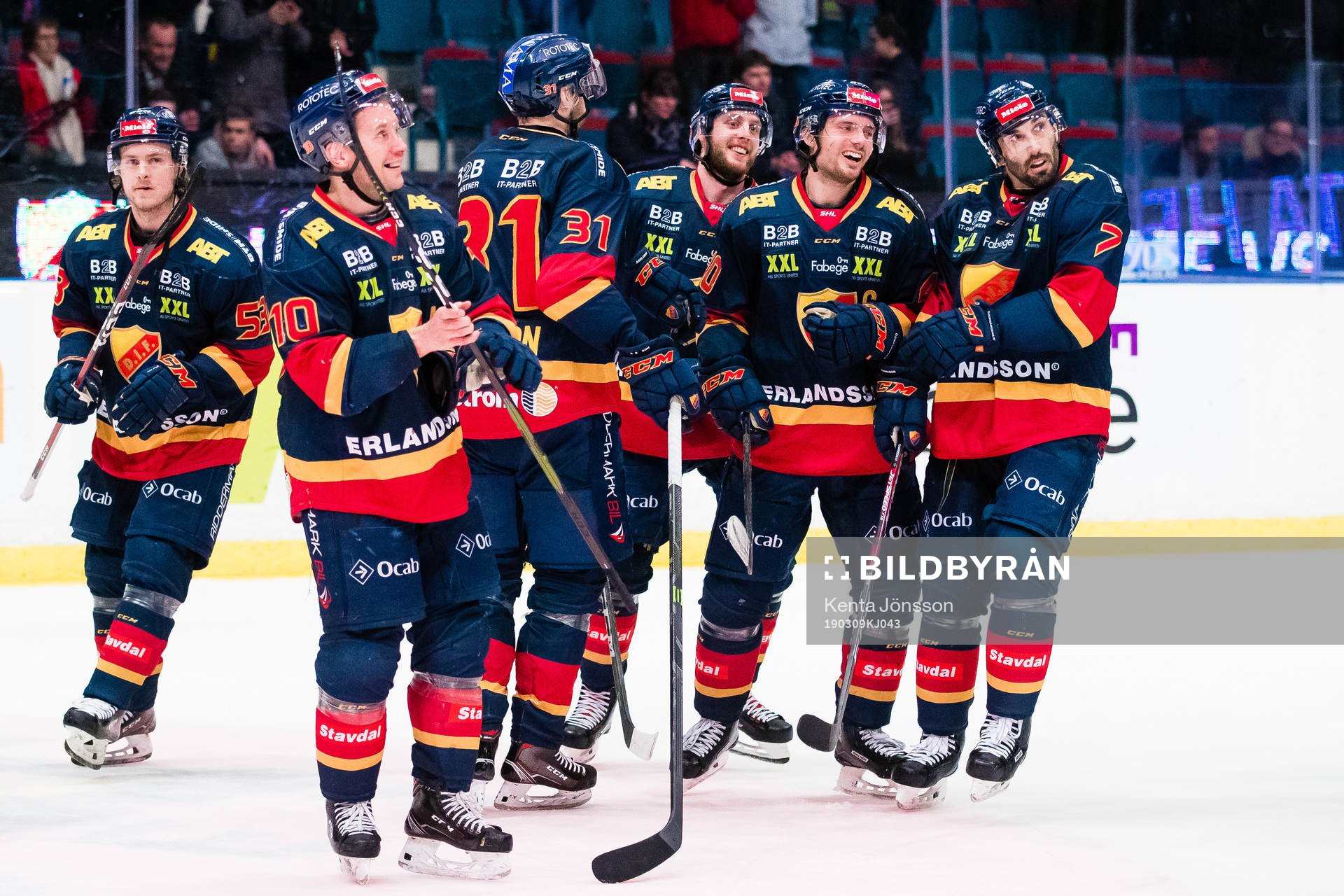 Djurgårdens Jason Garrison (h) jublar med Jacob Josefson