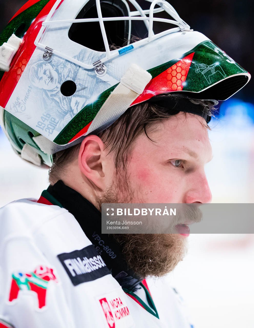 Moras målvakt Christian Engstrand med en idolbild på Jan