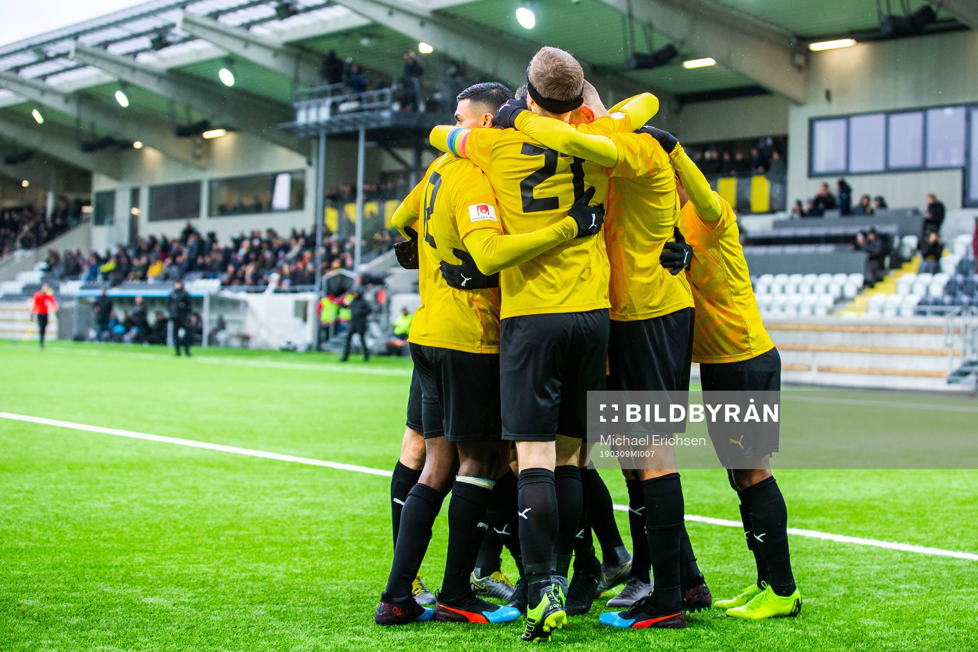 Häckens Alexander Jeremejeff jublar