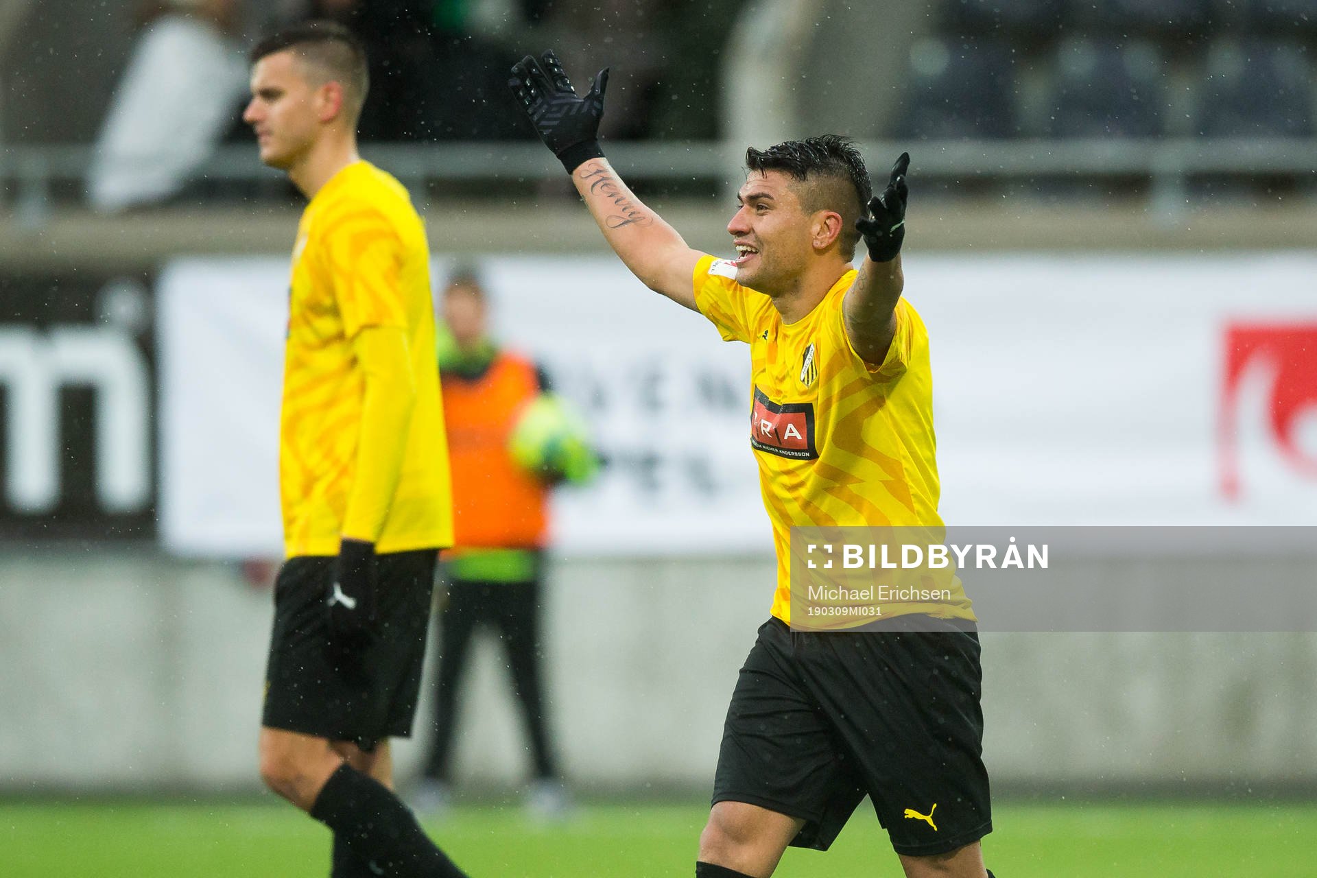 Häckens Paulinho reagerar
