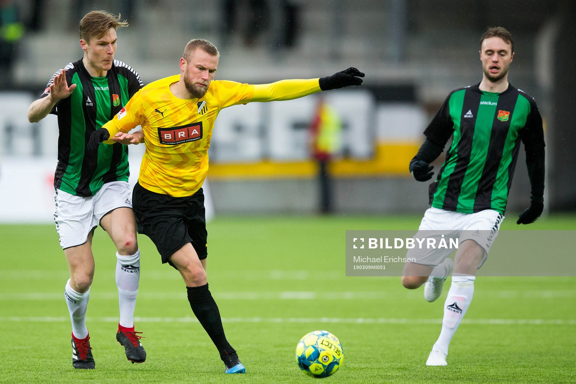 GAIS Marcus Bergholtz i kamp med Häckens Alexander Faltsetas under fotbollsmatchen i Svenska Cupen mellan Häcken och Gais den 9 mars 2019 i Göteborg.