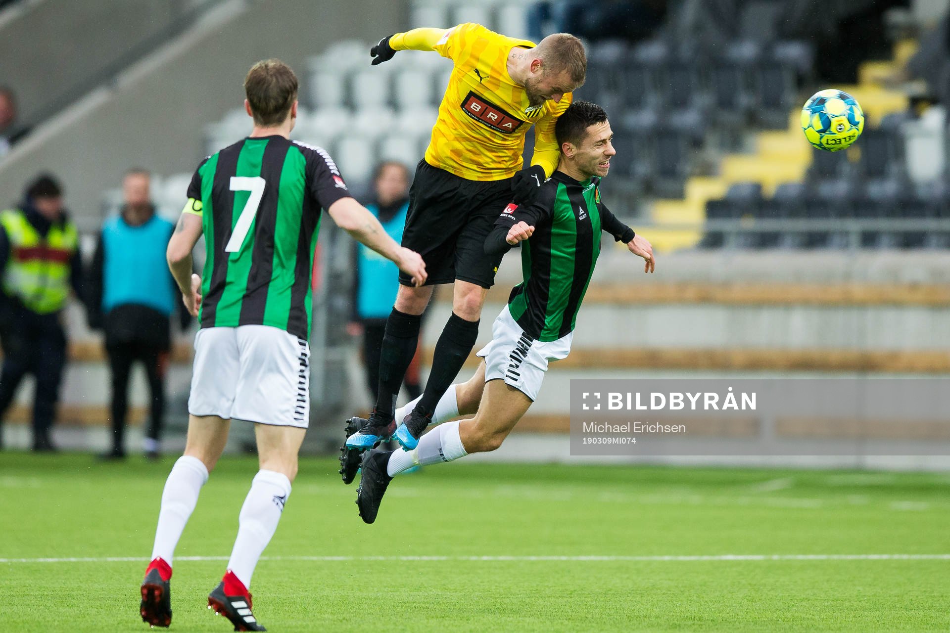 Häckens Alexander Faltsetas vinner en nickduell mot GAIS