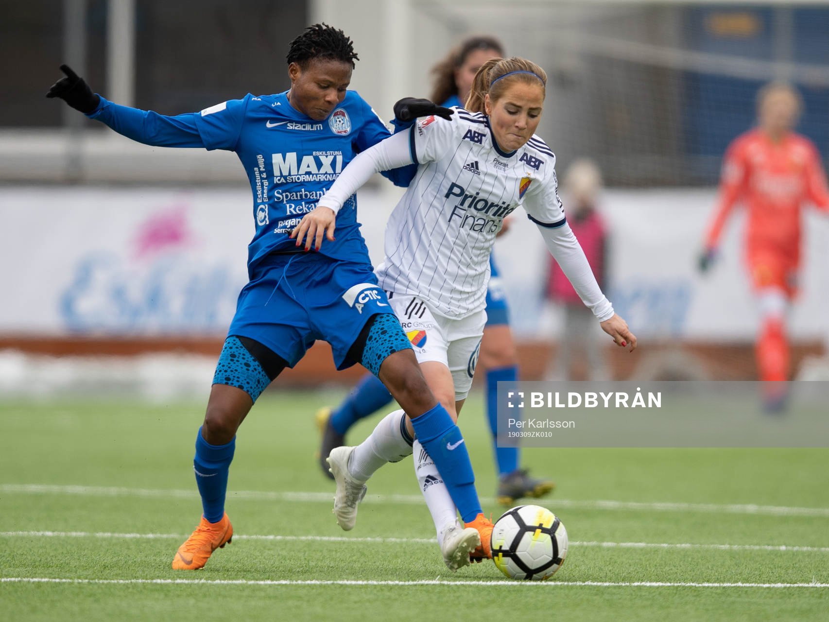 Djurgårdens Irma Helin och Eskilstunas Ayinde Halimatu