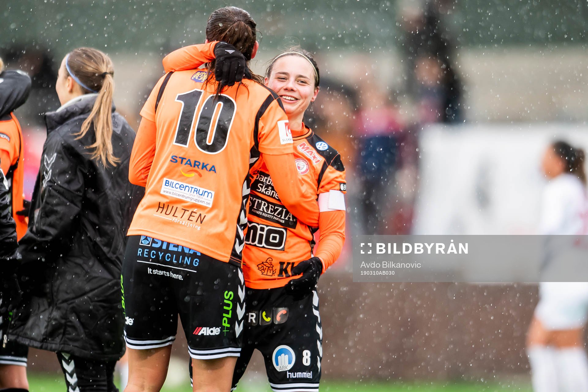 Kristianstads Alice Nilsson och My Linderholm jublar