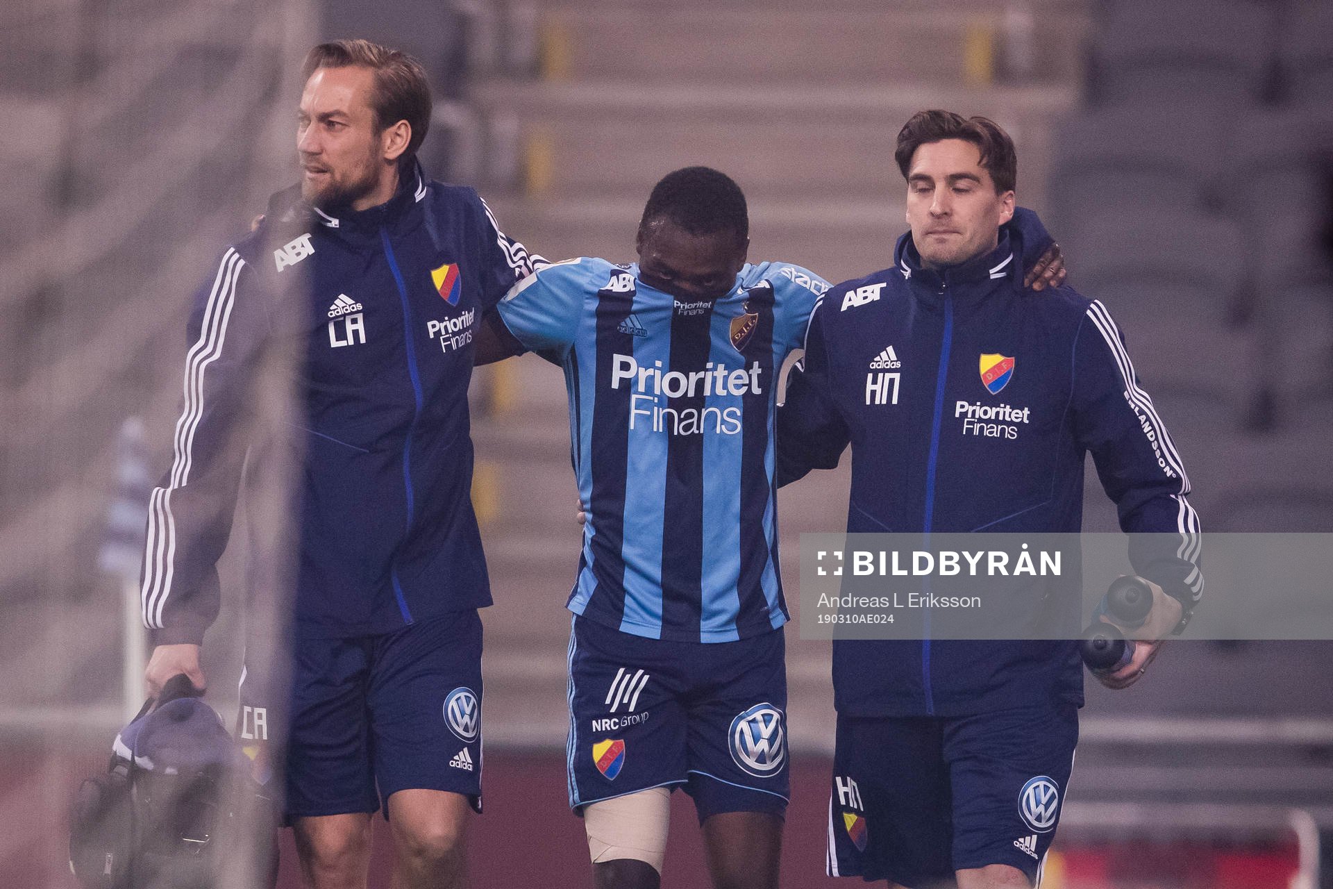 Djurgårdens Edward Chilufya tvingas kliva av med en