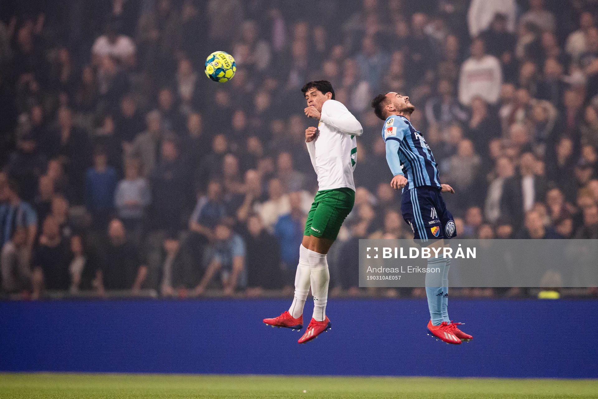 Hammarbys Jean Carlos de Brito och Djurgårdens Dzenis