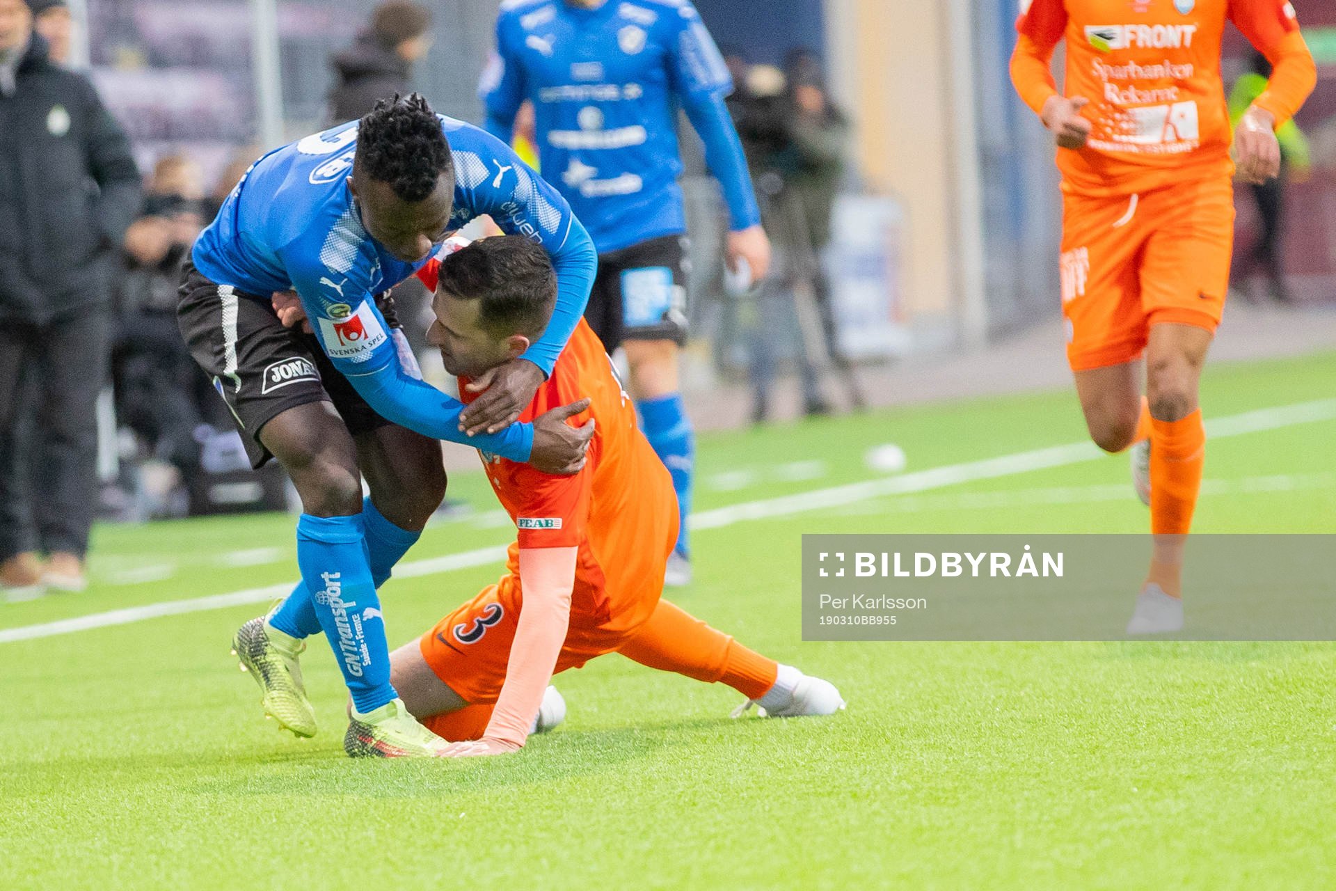 Halmstads Alexander Berntsson och AFC Eskilstunas Kadir