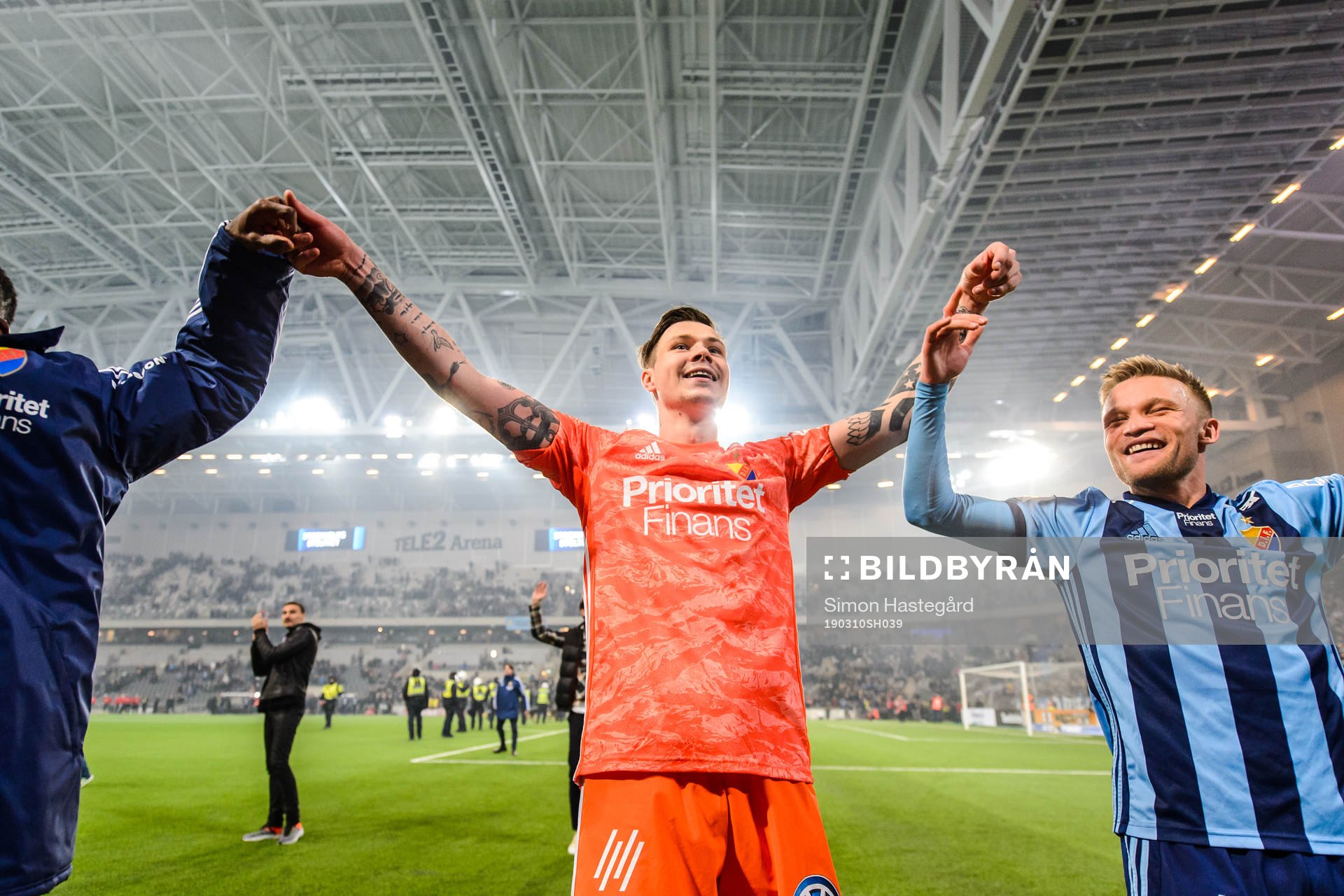 Djurgårdens målvakt Per Kristian Bråtveit jublar