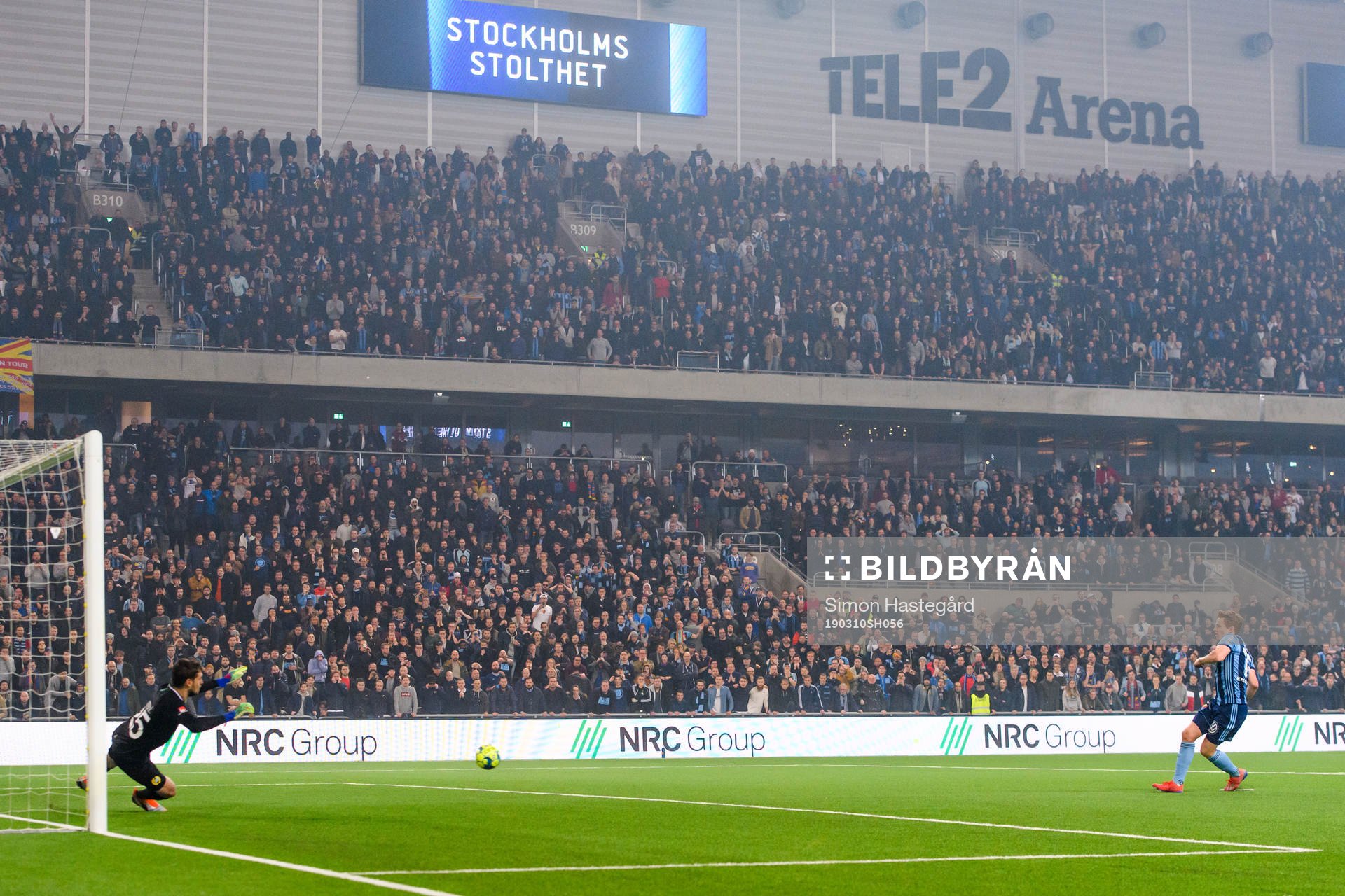 Djurgårdens Aslak Witry gör mål på staff bakom