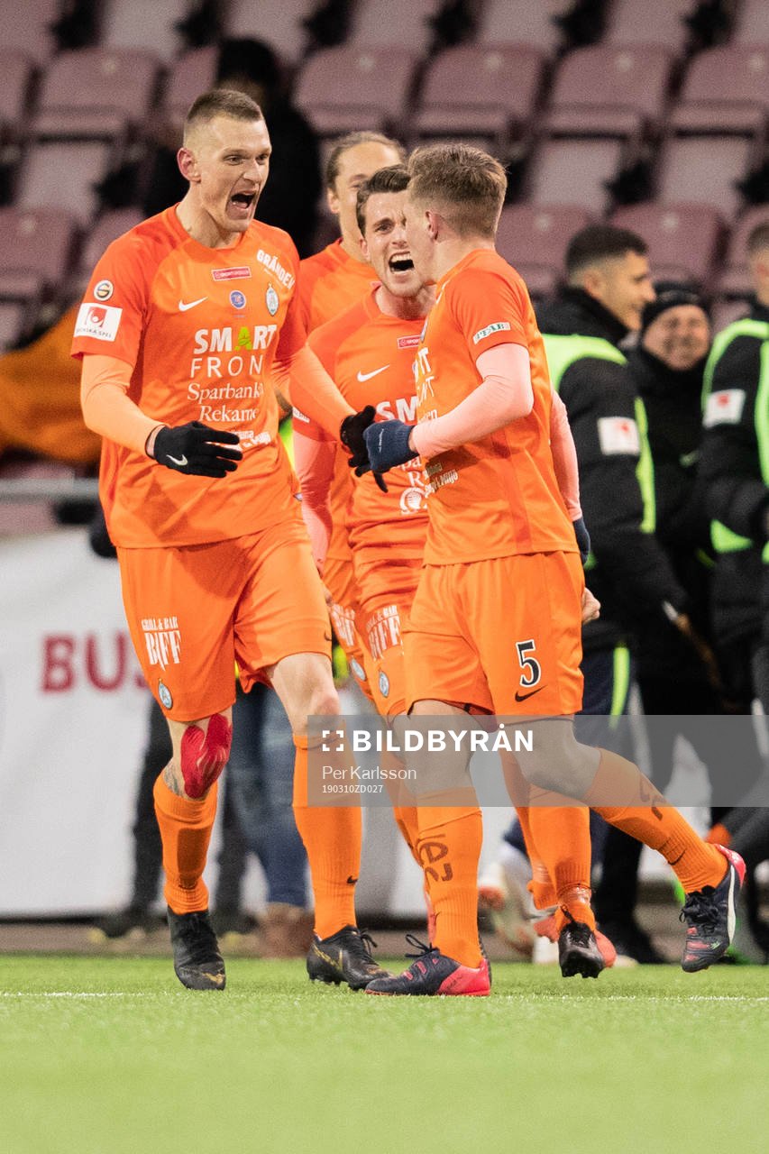 AFC Eskilstunas Gustav Jarl jublar