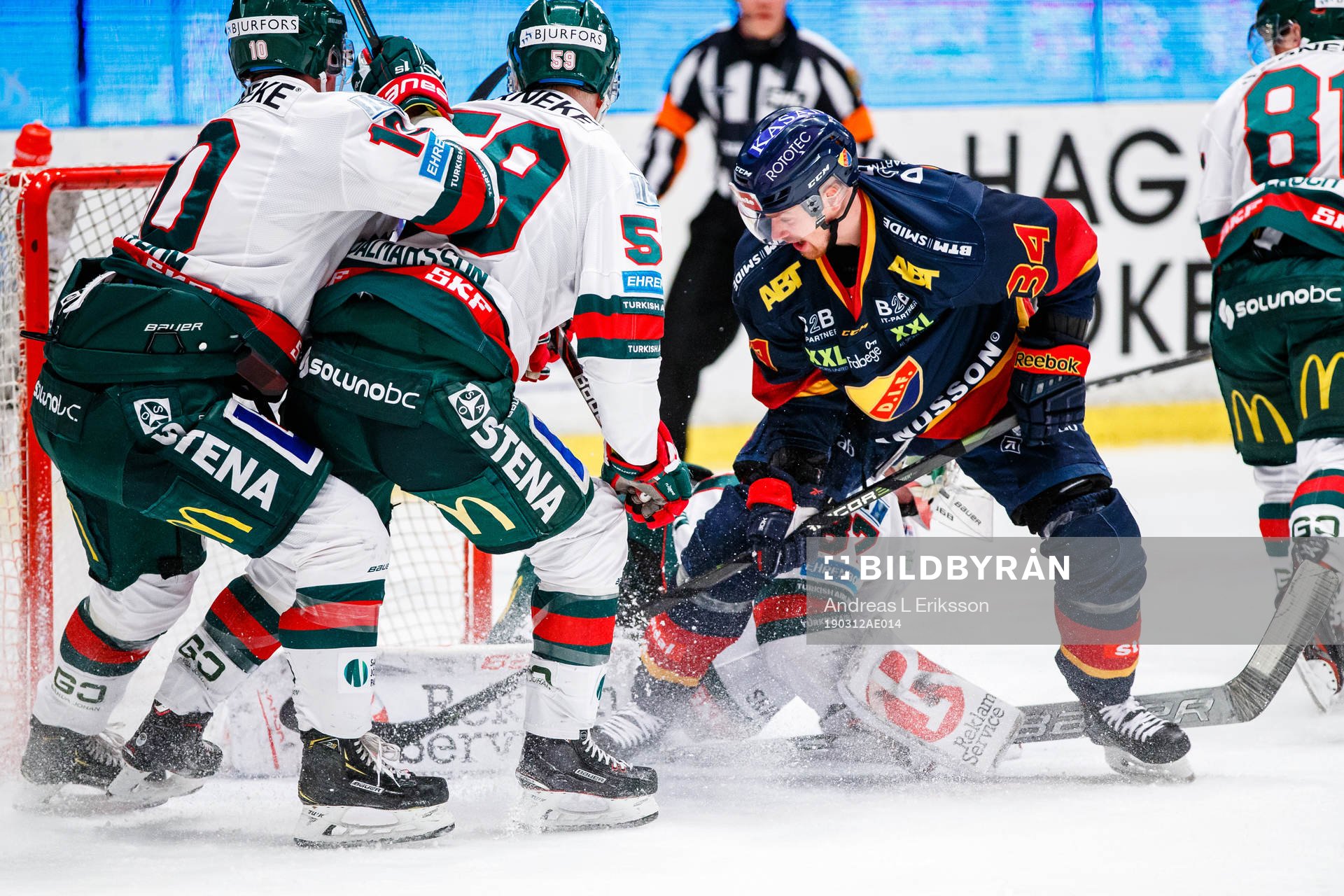 Djurgårdens Daniel Brodin oroar framför Frölundas