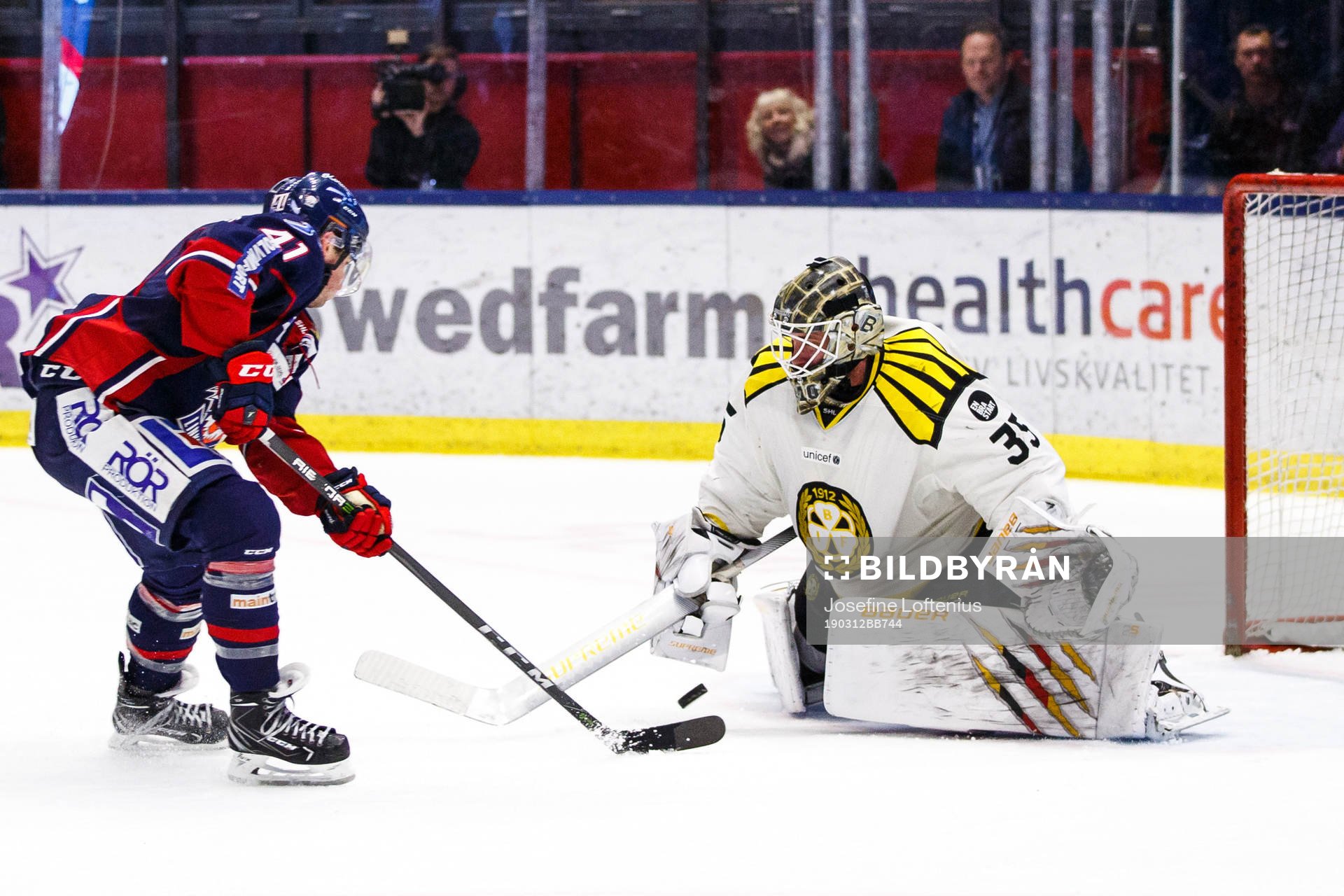 Linköpings Broc Little gör 2-3 bakom Brynäs målvakt