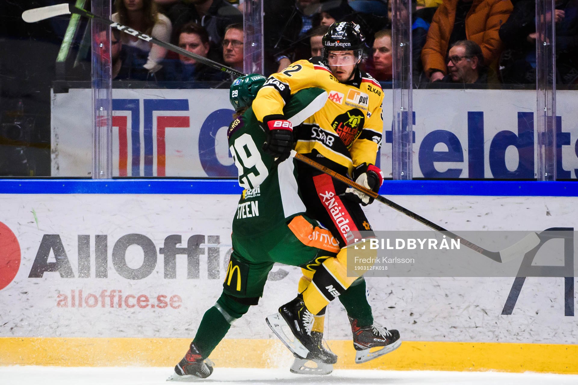 Färjestads Oskar Steen och Luleås Oscar Engsund