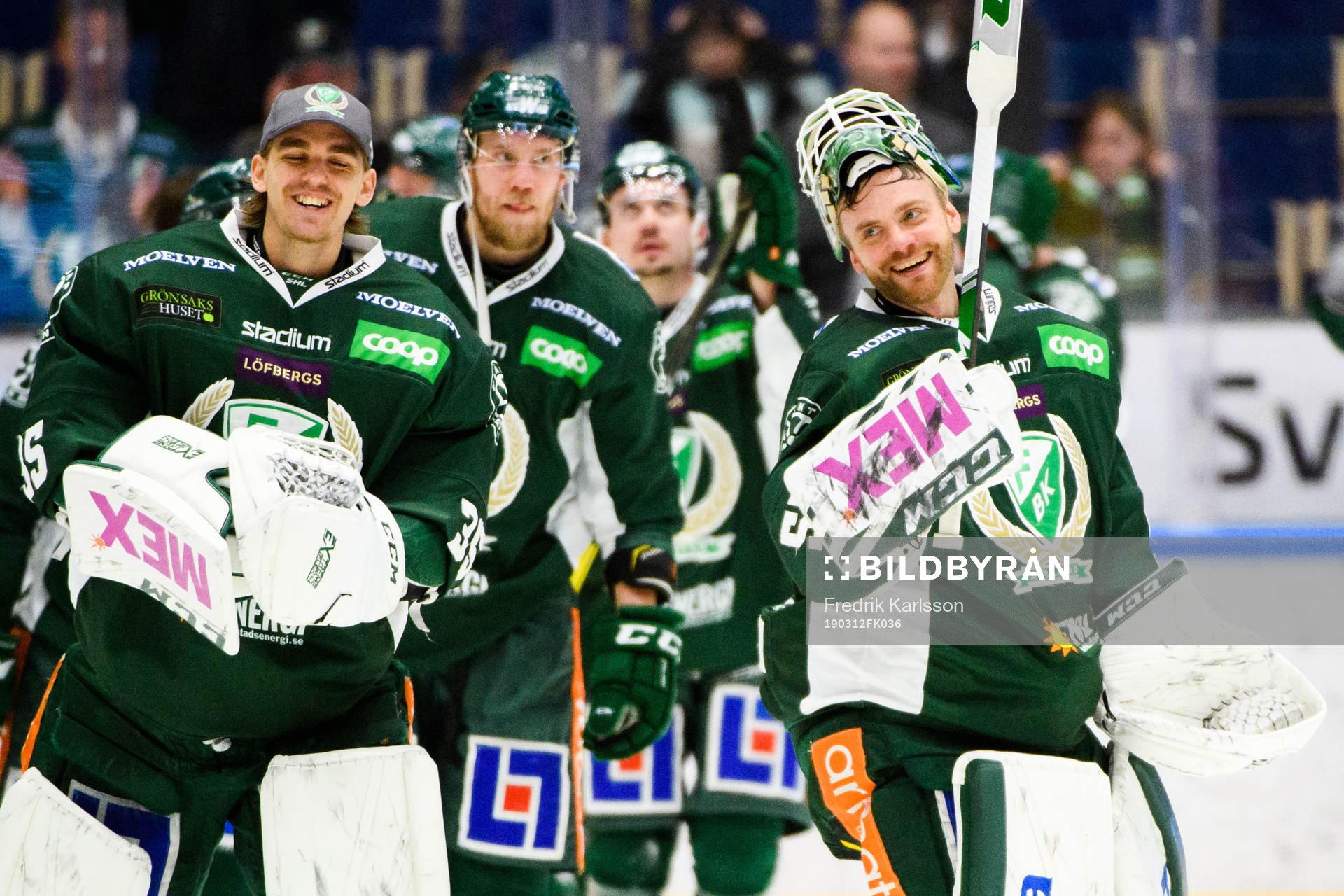 Färjestads målvakt Adam Werner  och målvakt Markus