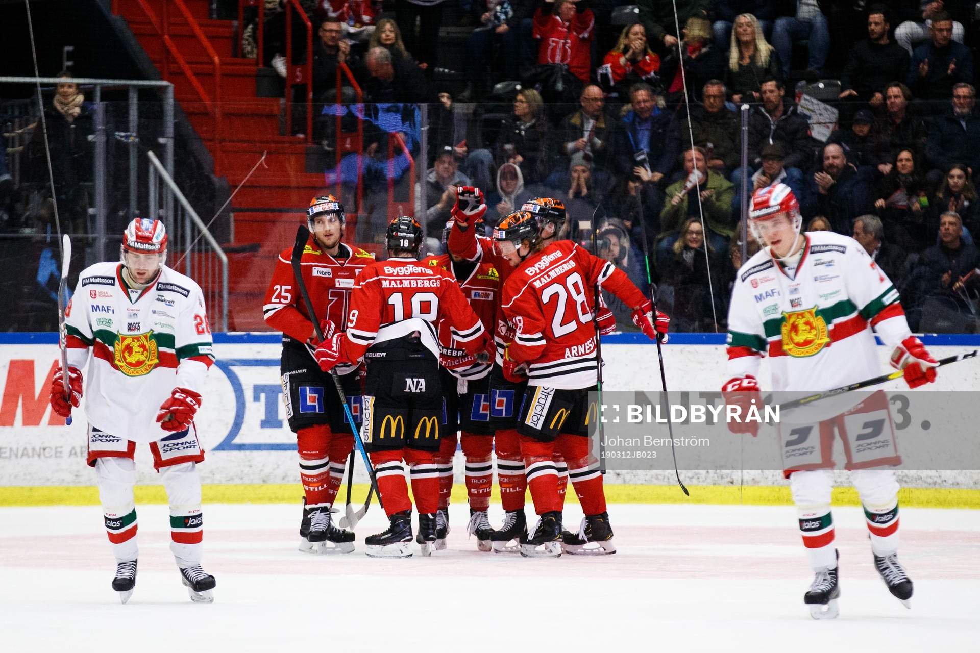 Örebros Jere Sallinen jublar