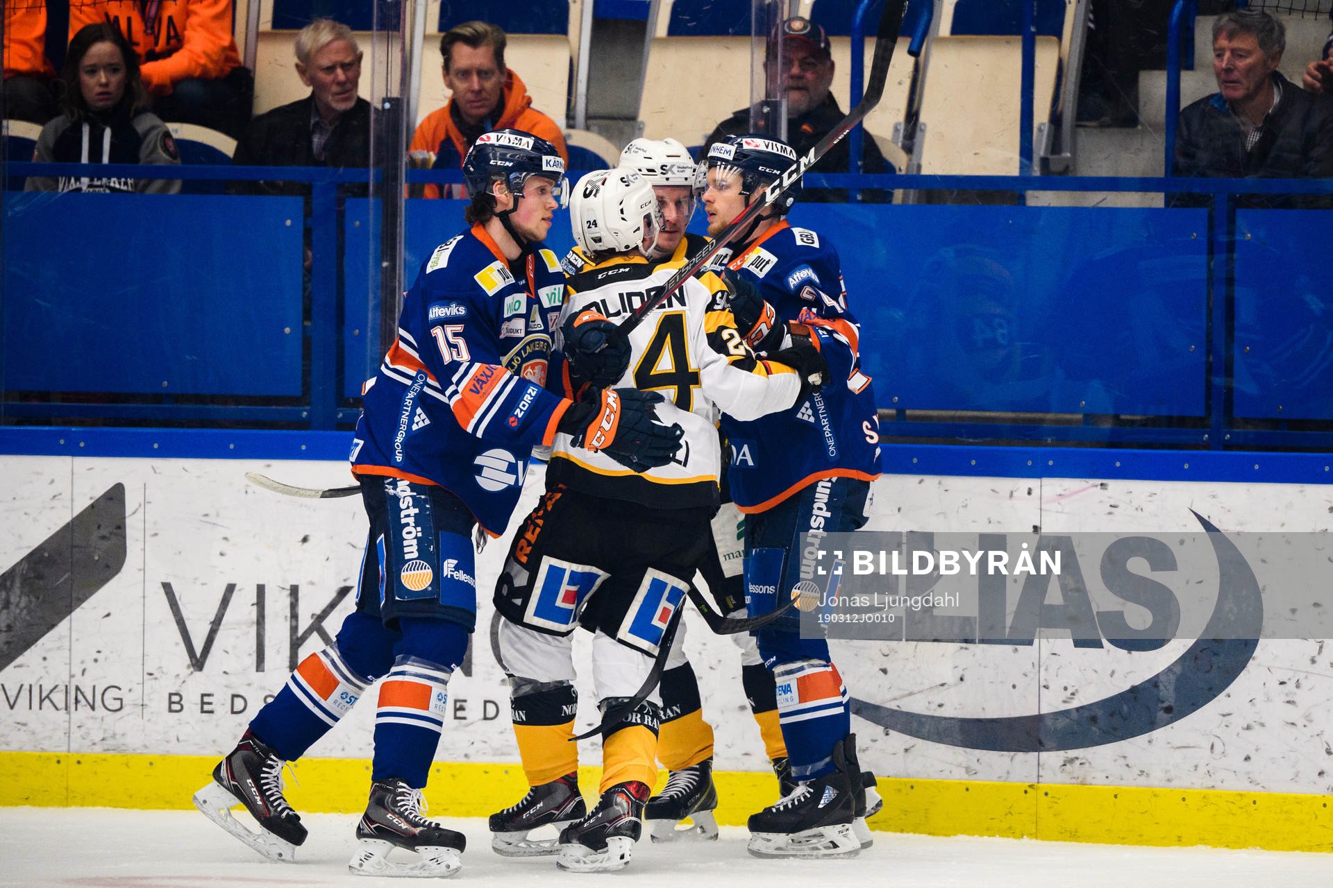Växjös Dominik Bokk och Brendan Shinnimin i bråk med