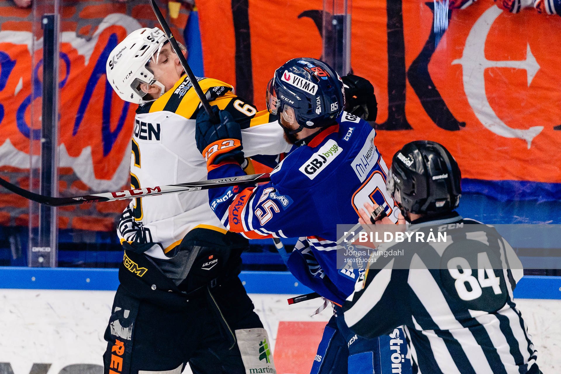 Gruff mellan Skellefteås Filip Berglund och Växjös Liam